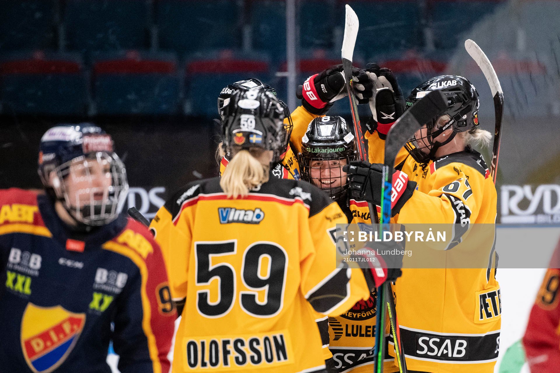Luleås Nicoline Söndergaard Jensen och Linn Peterson