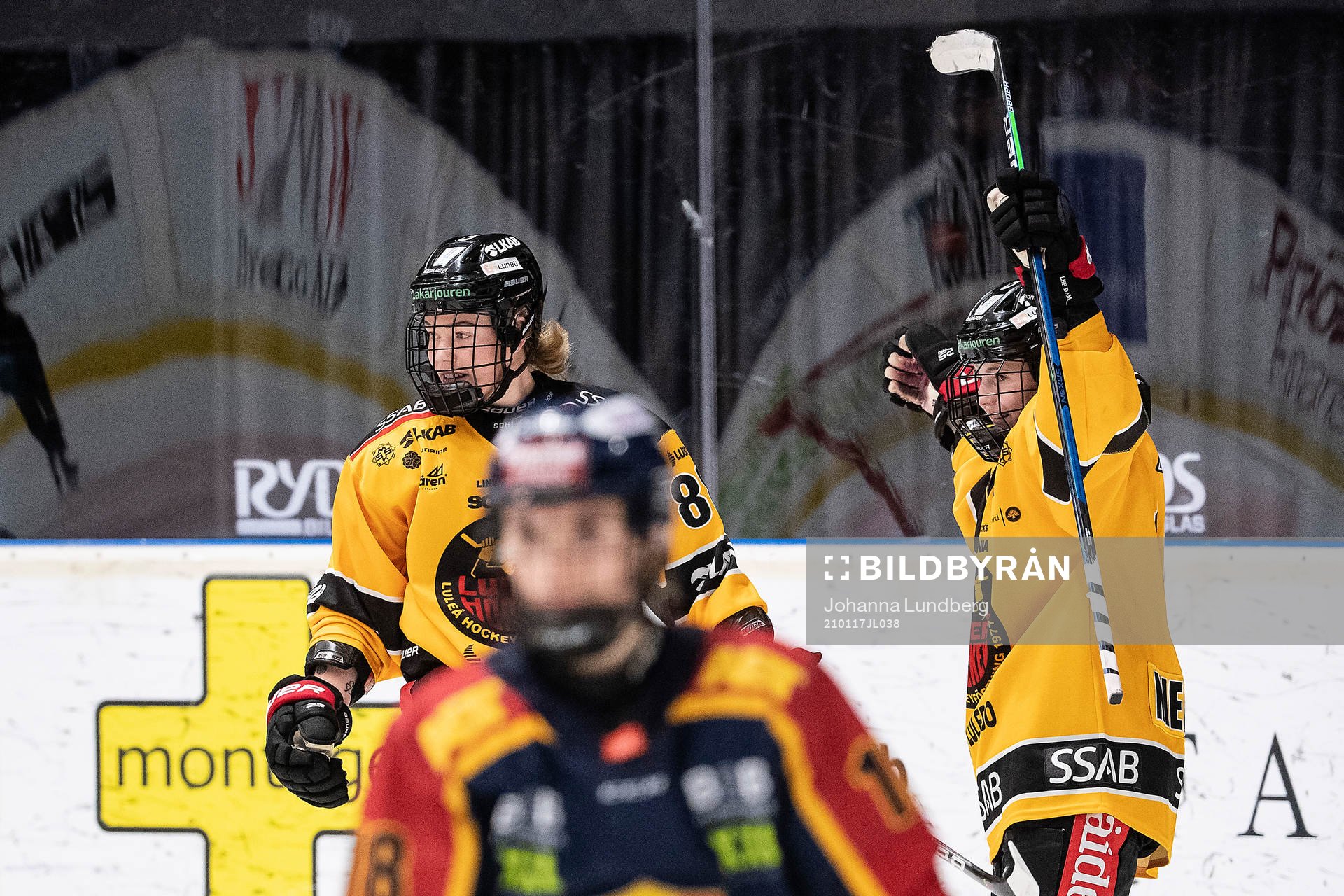 Luleås Ronja Savolainen jublar