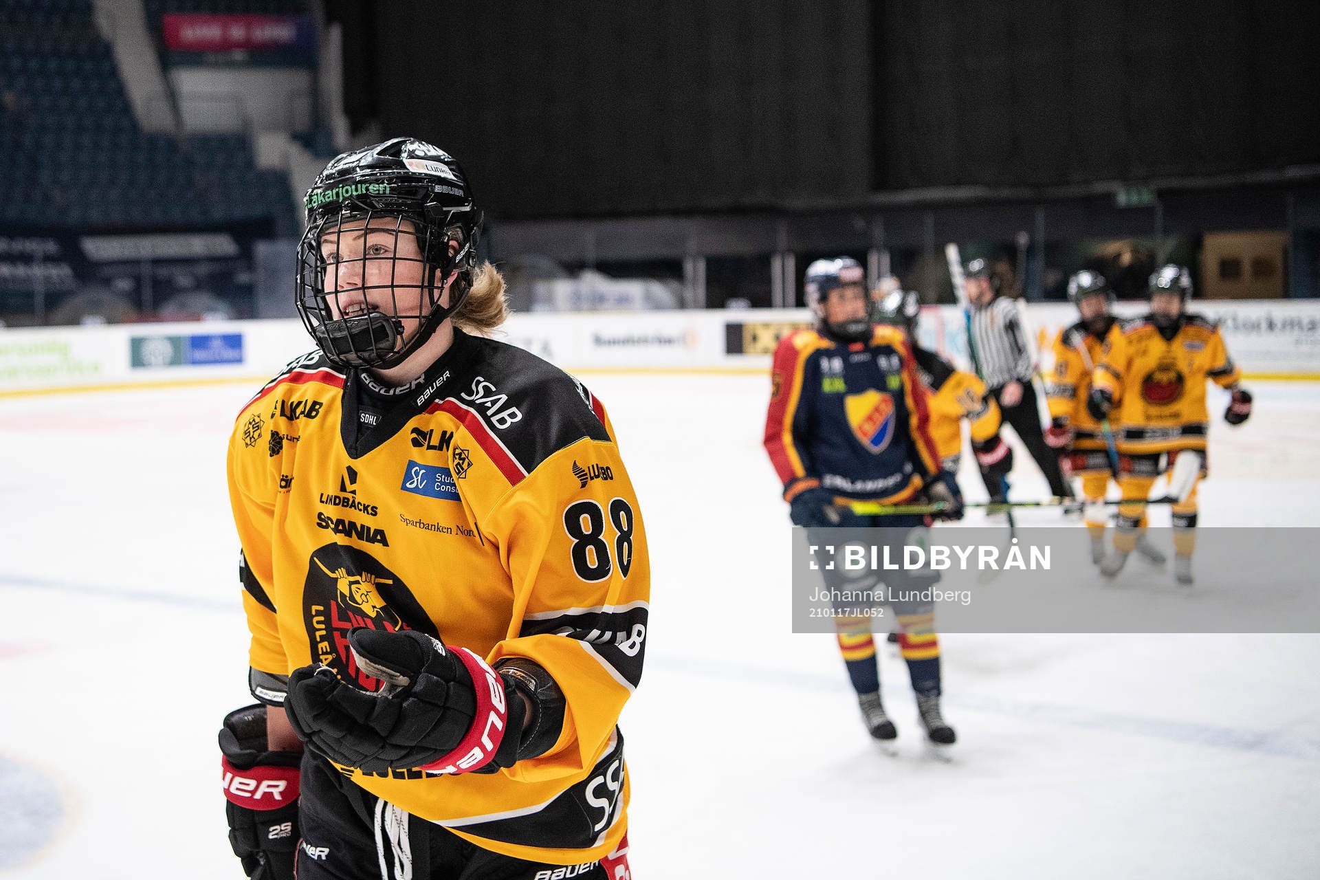 Luleås Ronja Savolainen jublar