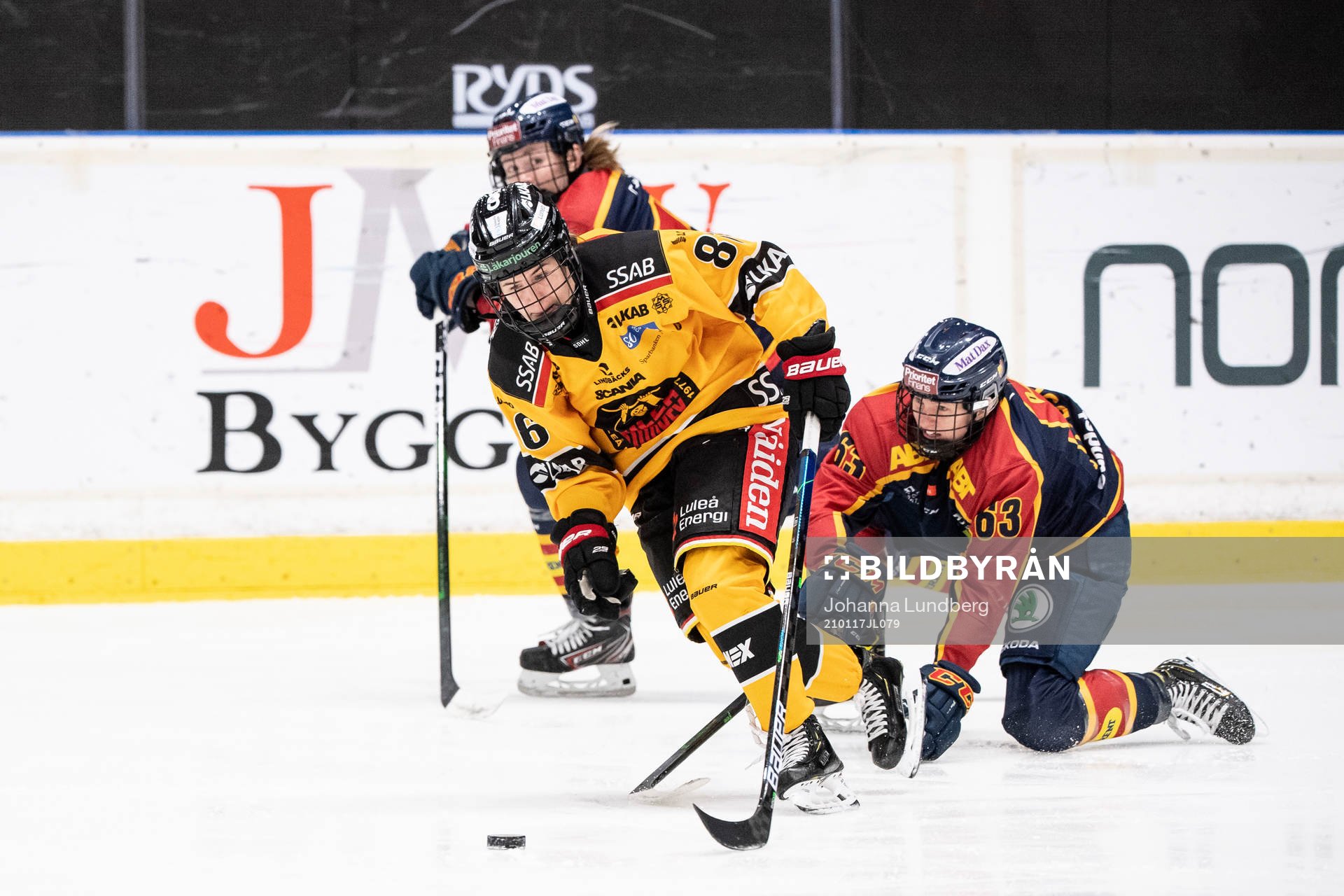Luleås Michela Cava och Djurgårdens Josefine Jakobsen