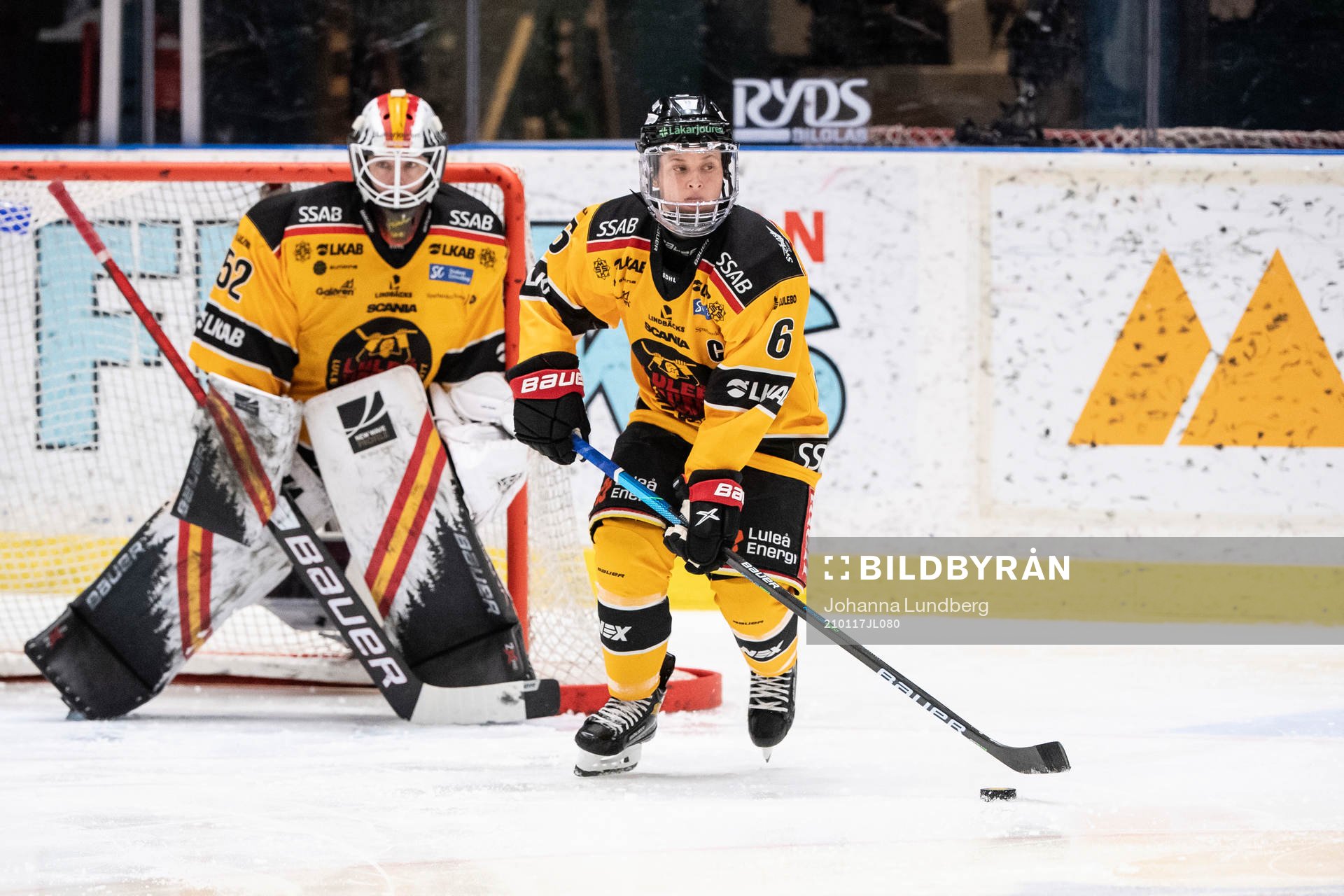 Luleås målvakt Sara Grahn och Jenni Hiirikoski