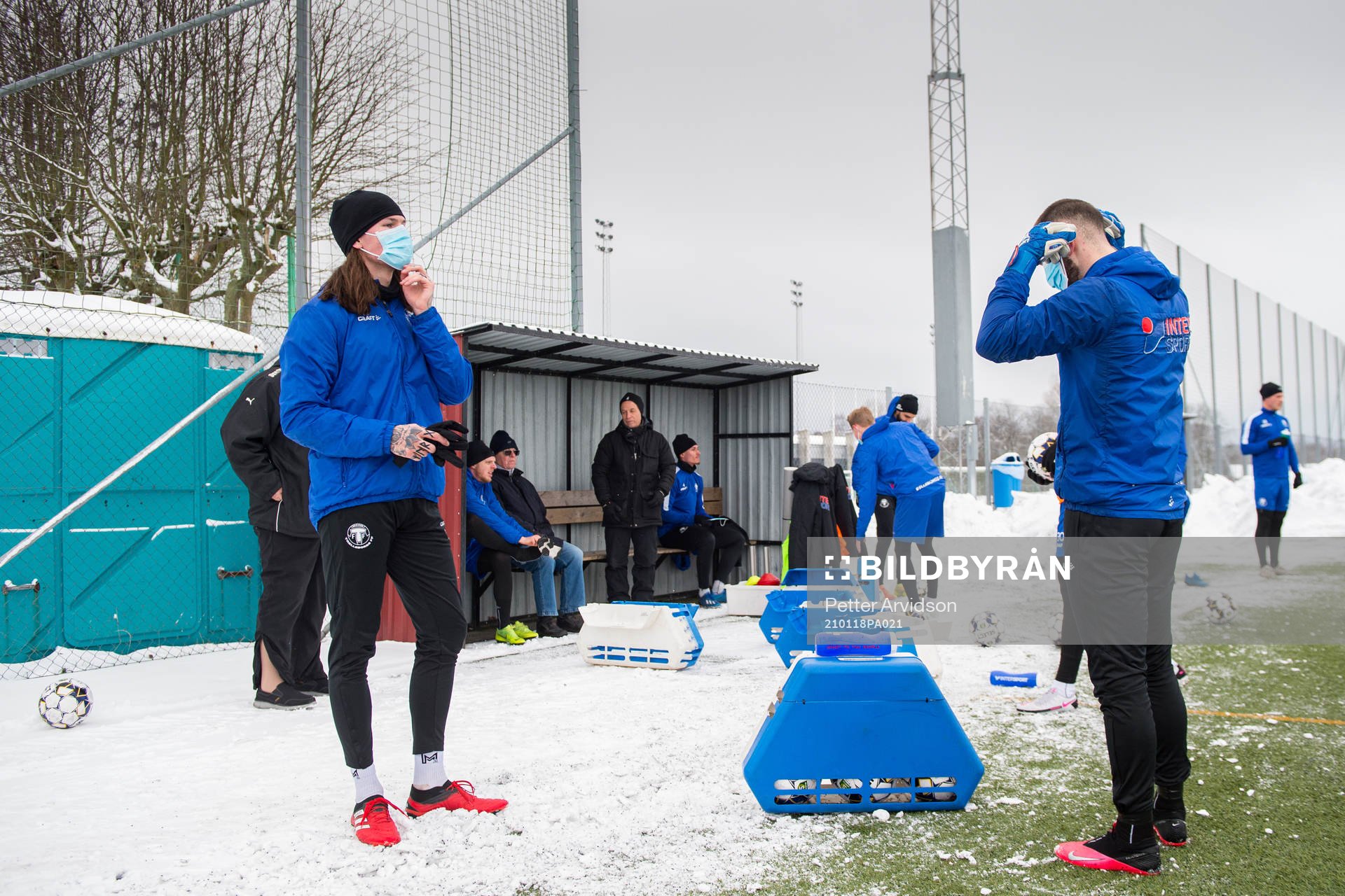 Isak Jönsson med munskydd efter en fotbollsträning med Trelleborg den 18 januari 2021 i Trelleborg.