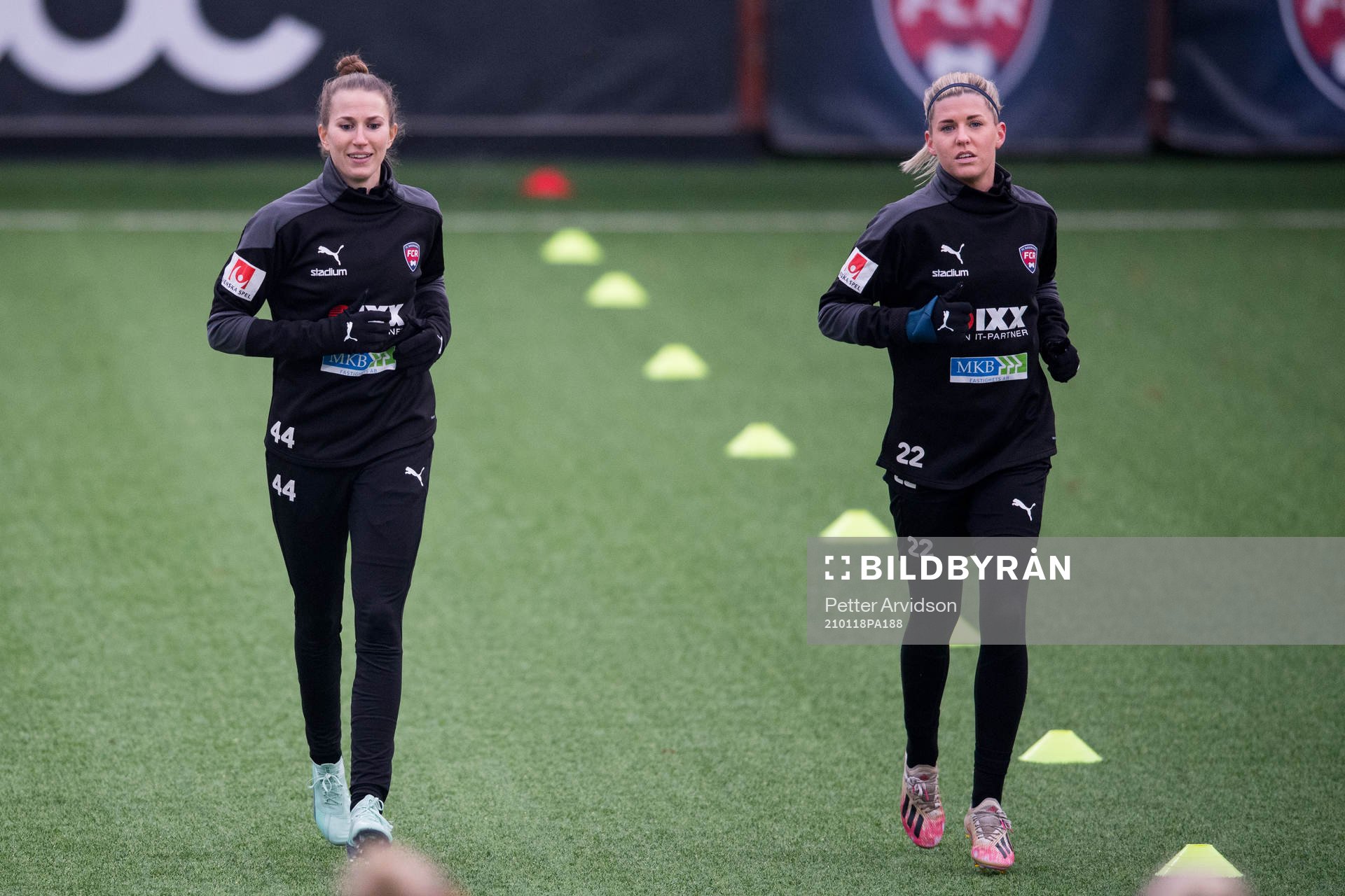Emma Berglund och Olivia Schough