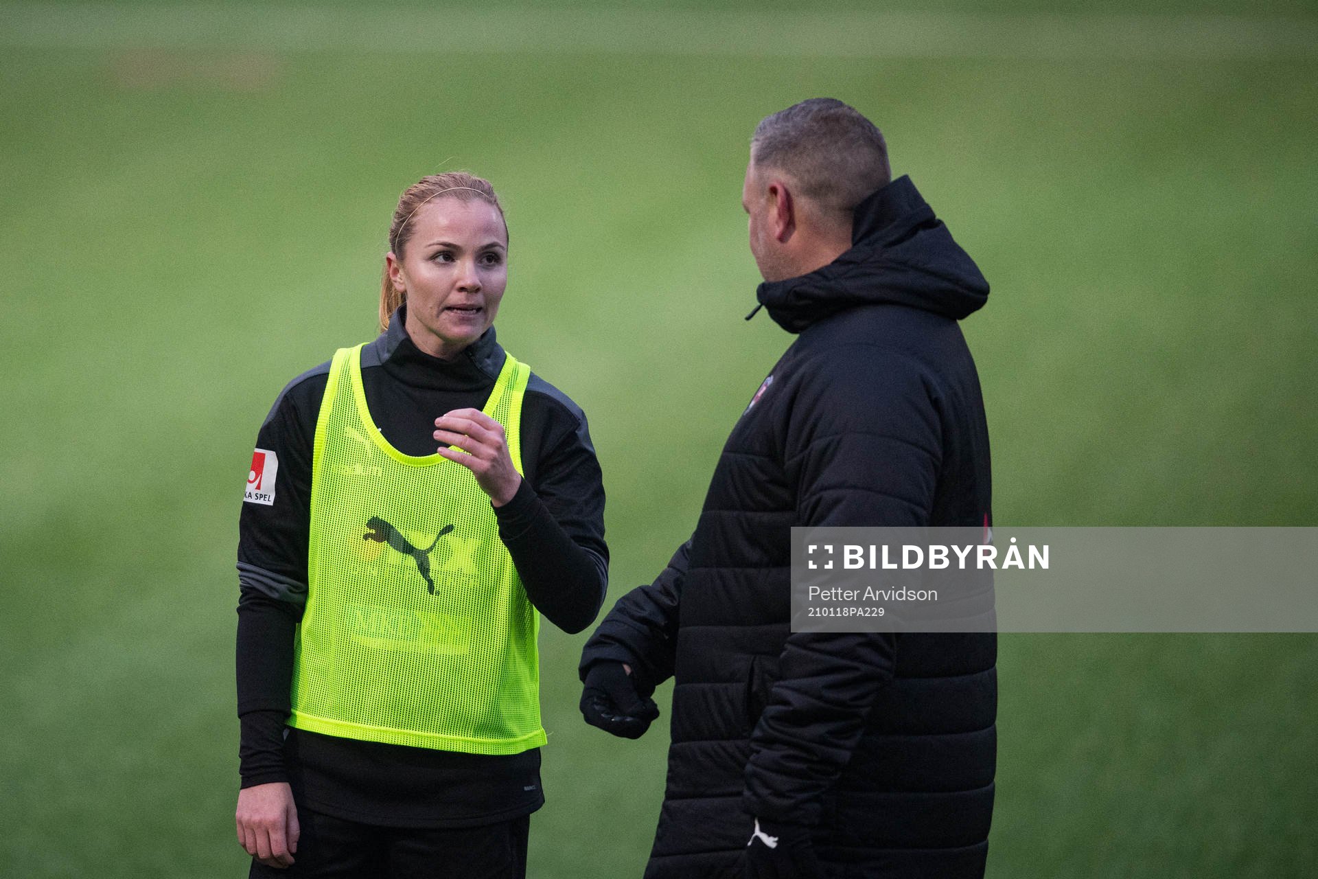 Glodis Perla Viggosdottir och assisterande tränare Patrick