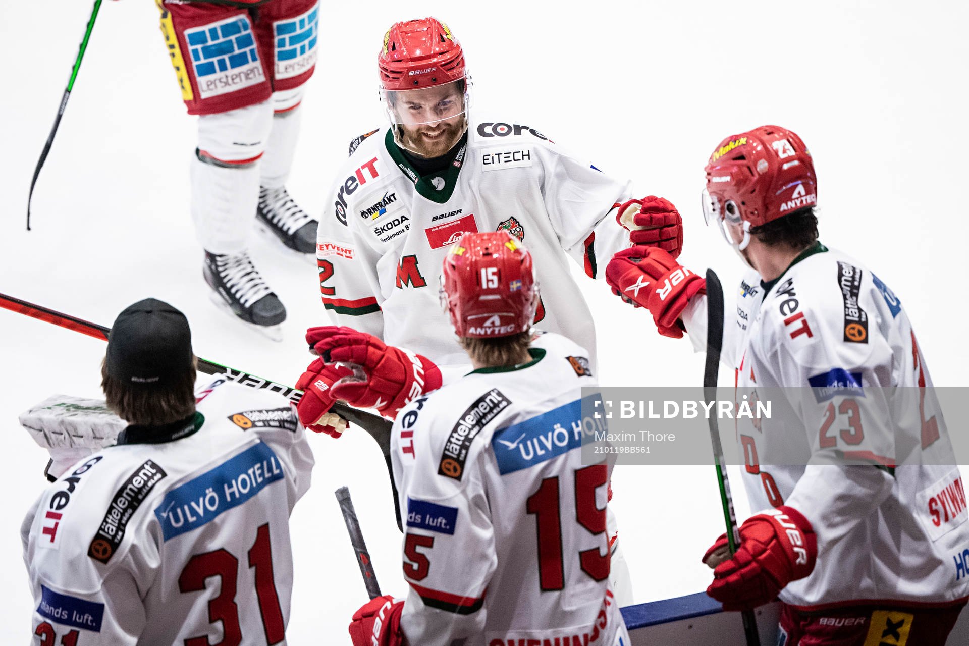 Modos Anton Öhman jublar