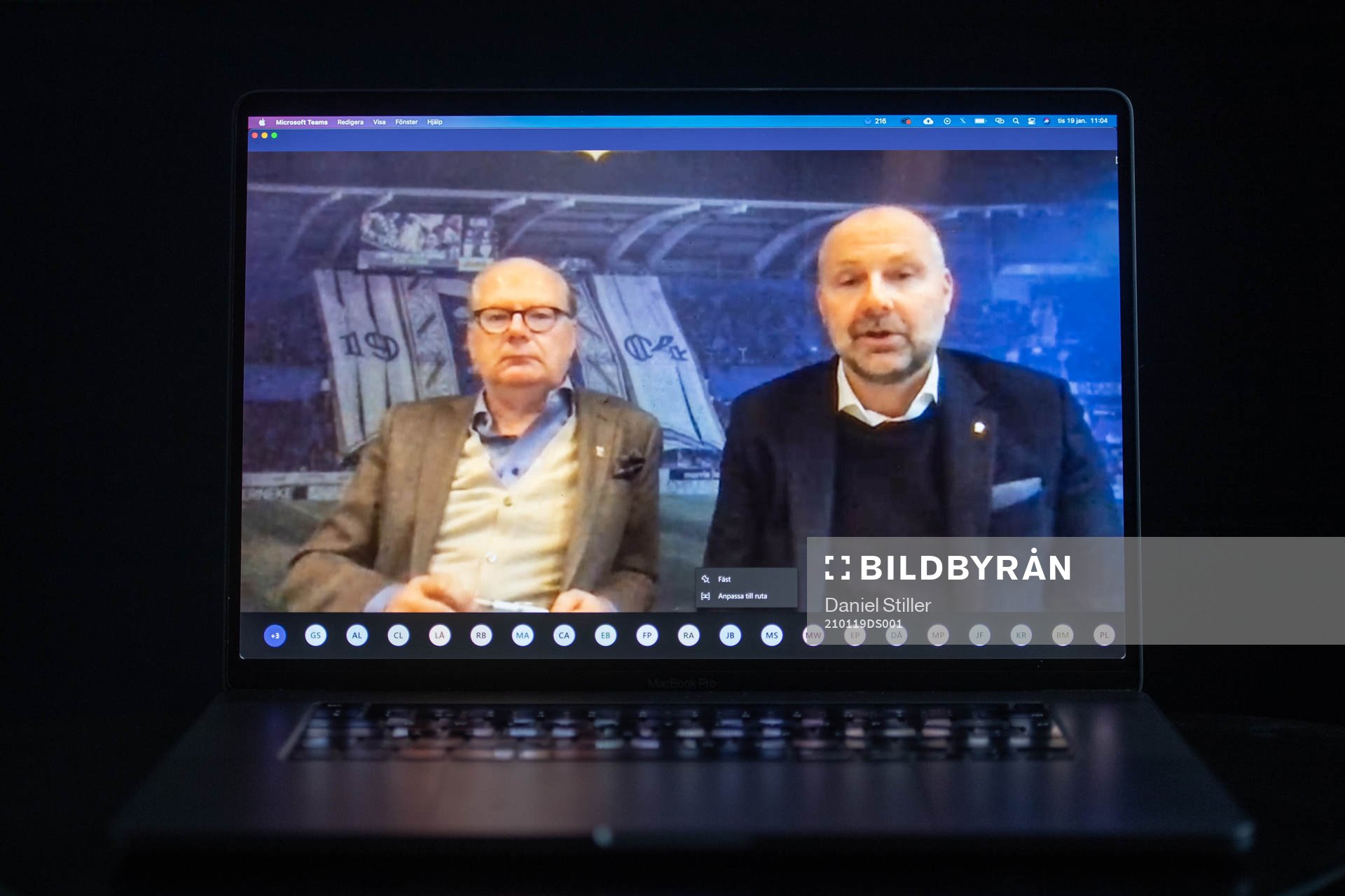 Ordförande Mats Engström presenterar Håkan Mild  som ny