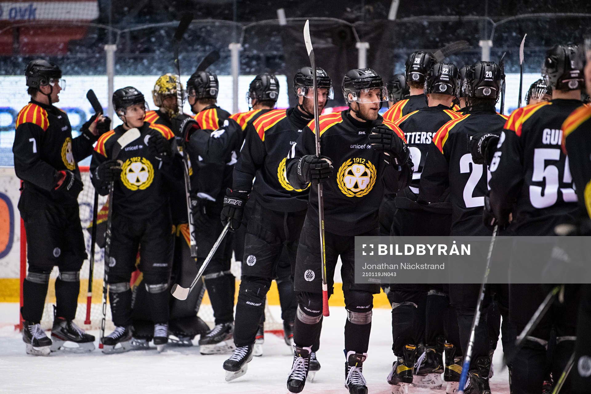 Brynäs spelare jublar