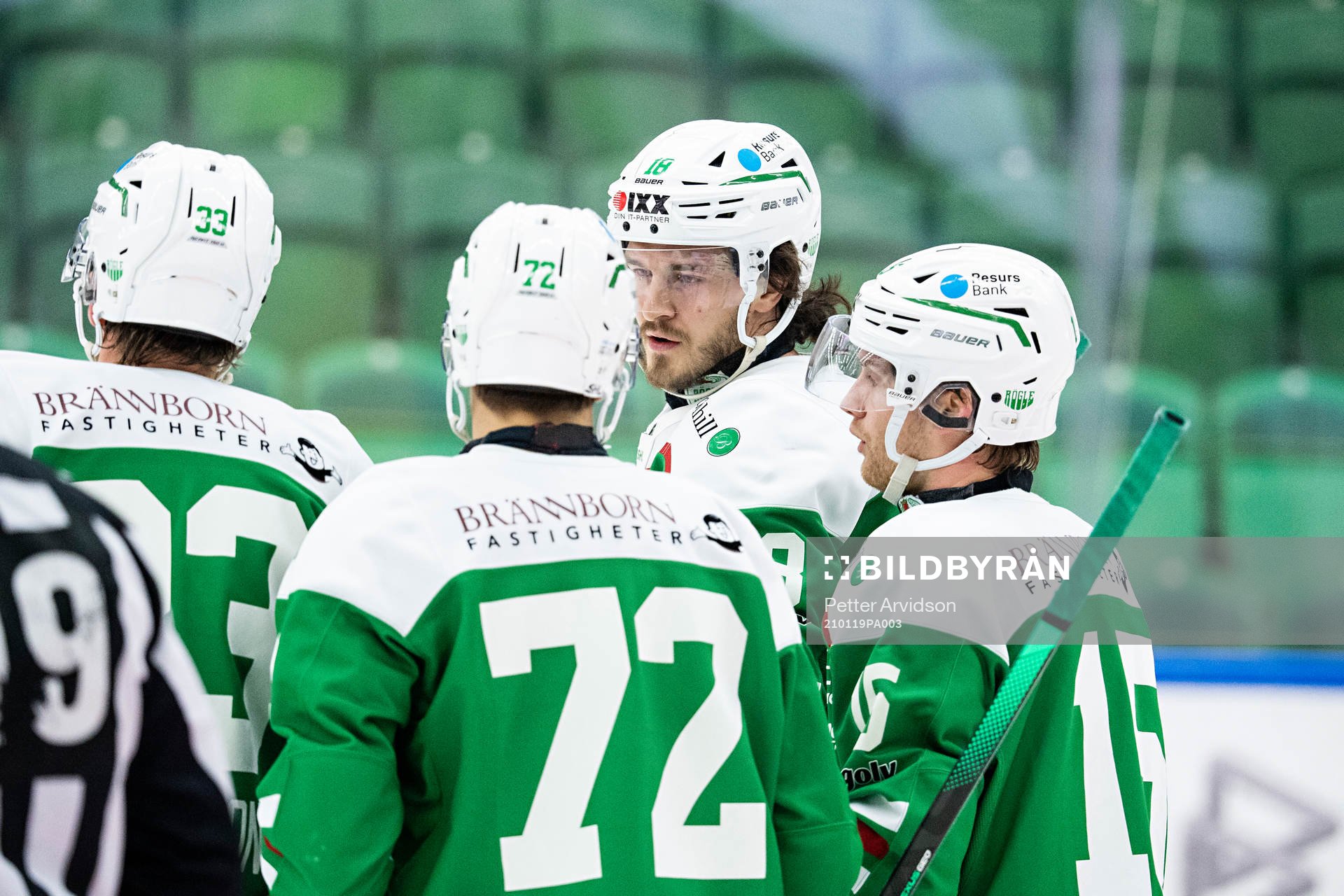 Rögles Niklas Hansson jublar med Dennis Everberg