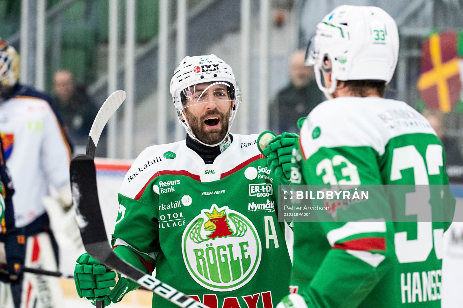Rögles Taylor Matson och Niklas Hansson jublar