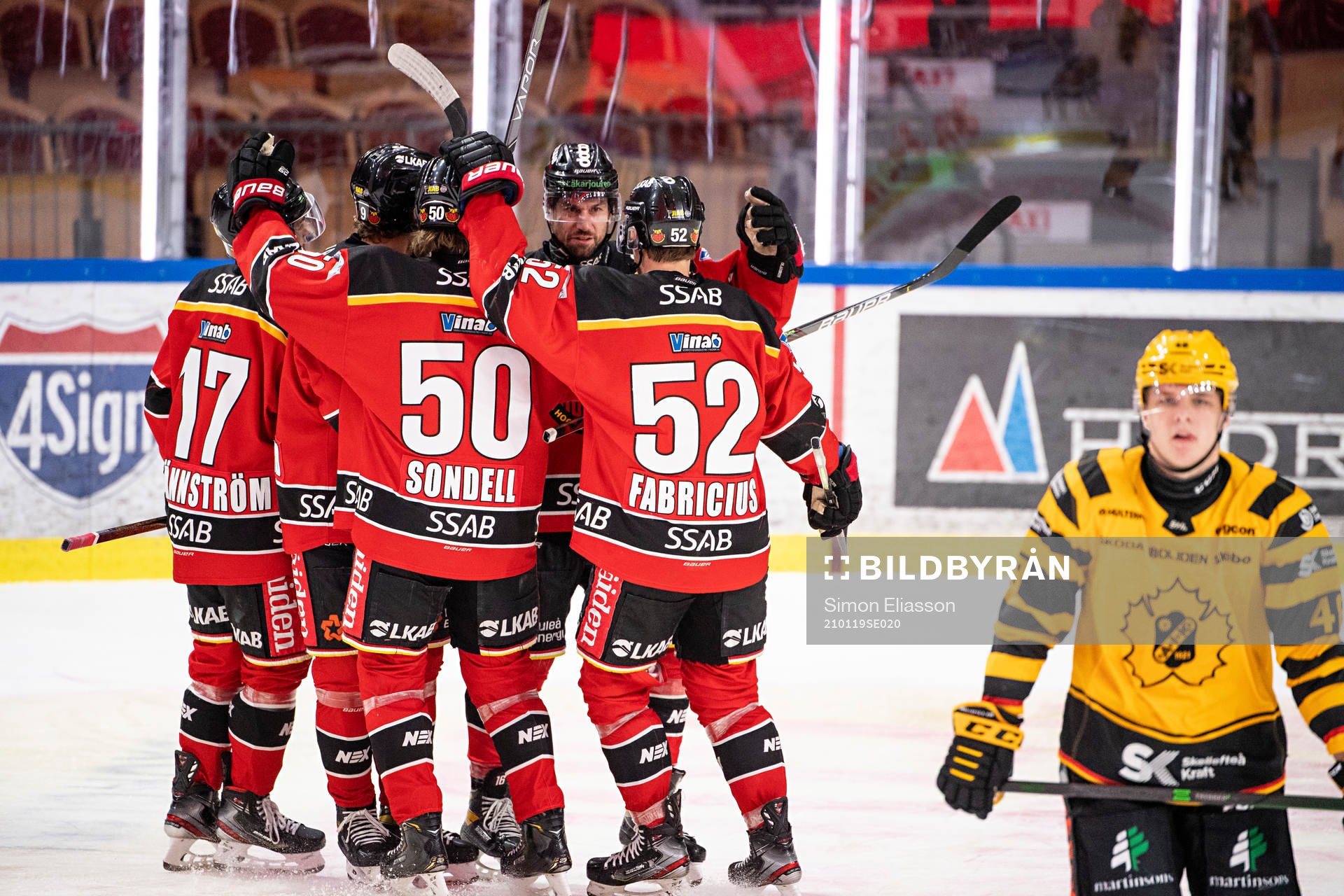 Luleås Niklas Olausson jublar