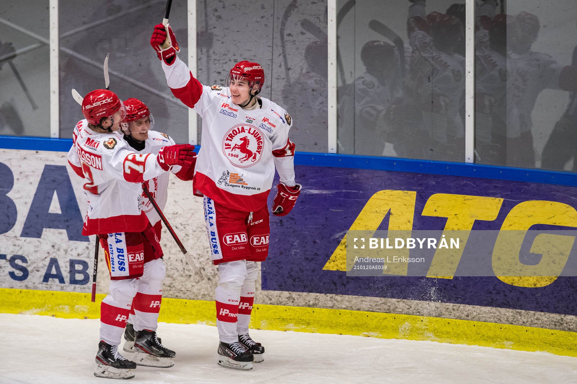 Trojas Noa Lindqvist Muci jublar