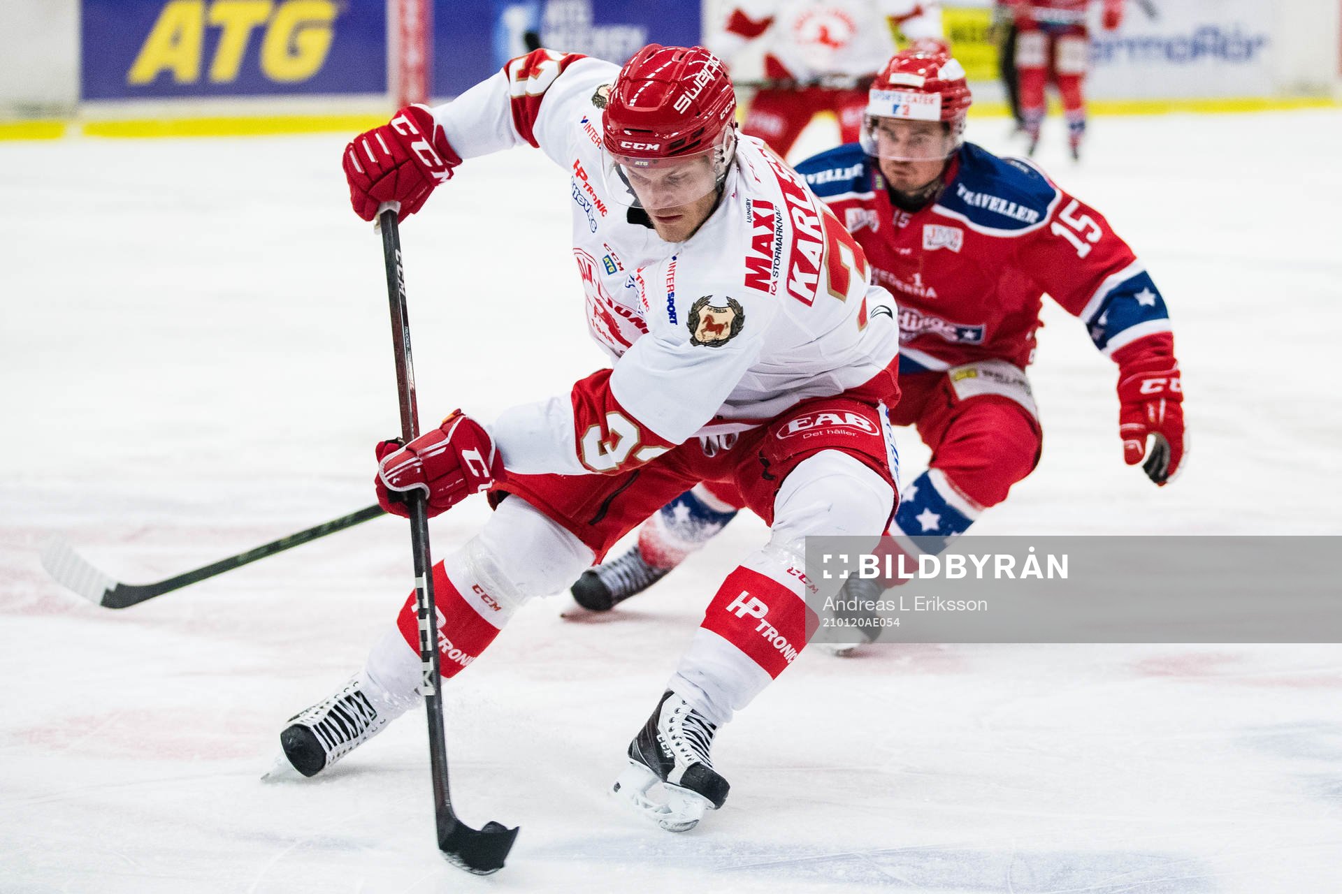 Trojas Daniel Karlsson Thörnros och Huddinges Anton Kalte