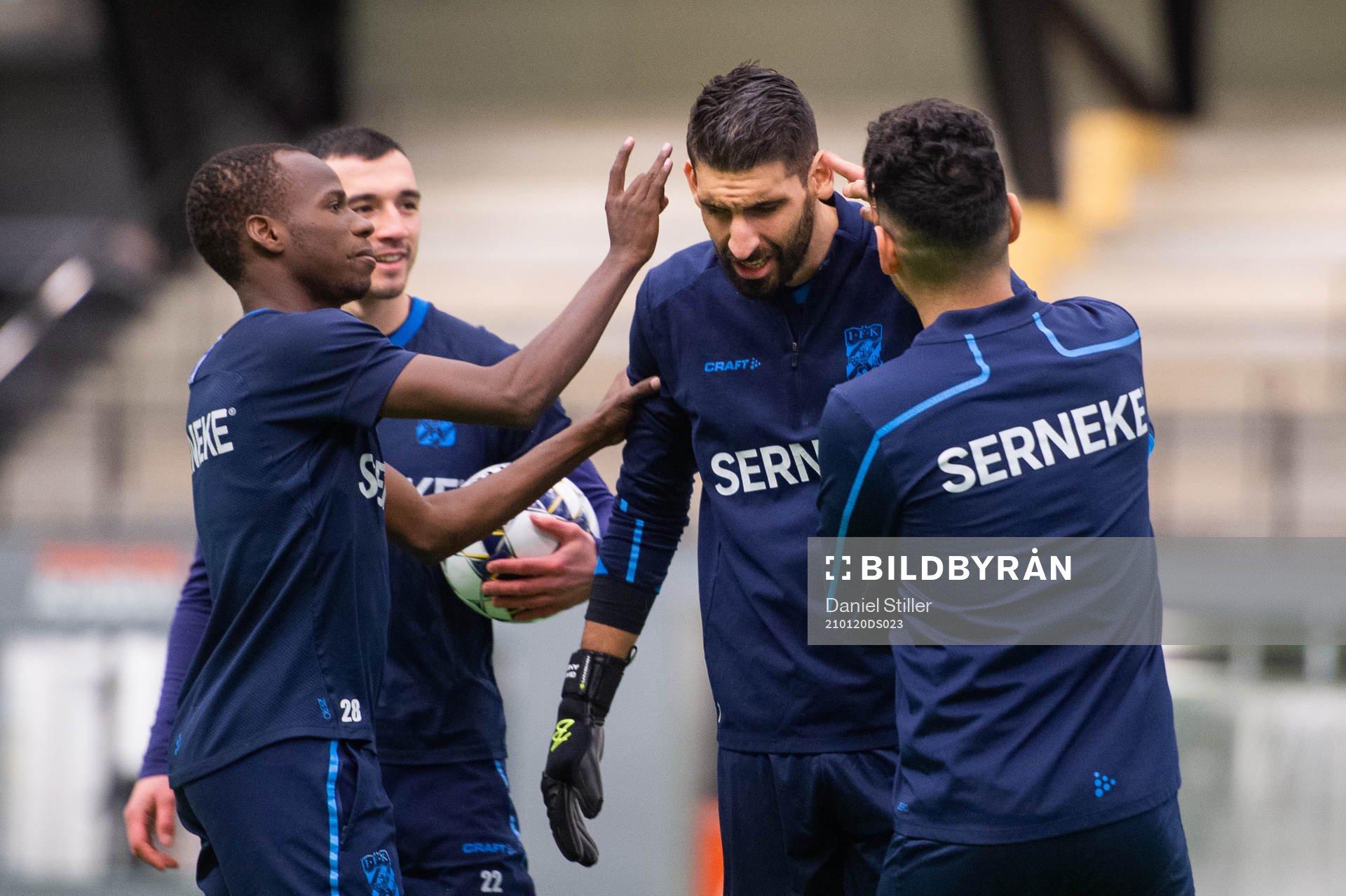 Alhassan Yusuf, Giannis Anestis mfl