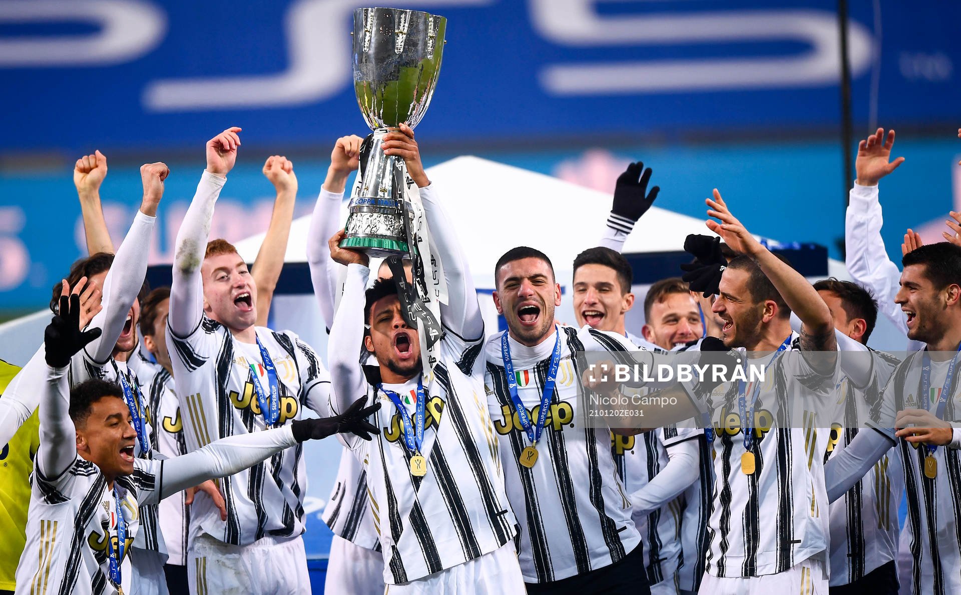 Dejan Kulusevski and Weston McKennie of Juventus celebrates