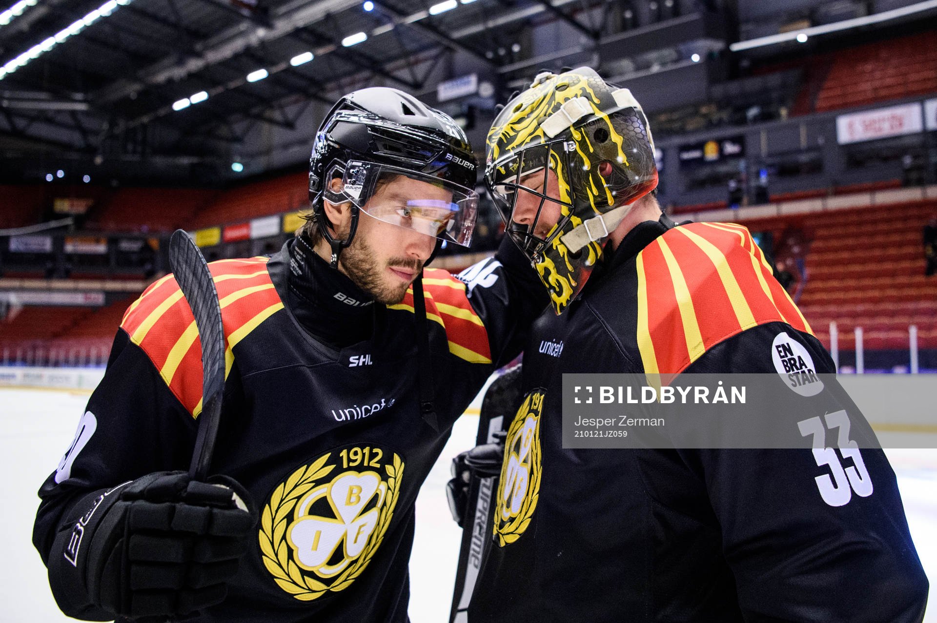 Brynäs Oula Palve och målvakt Samuel Ersson
