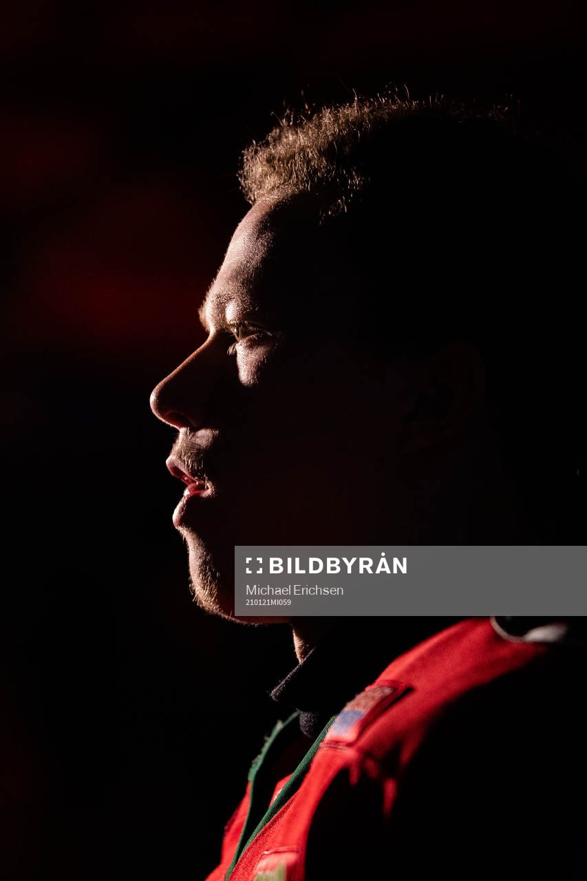 Frölundas Lucas Raymond innan ishockeymatchen i SHL mellan