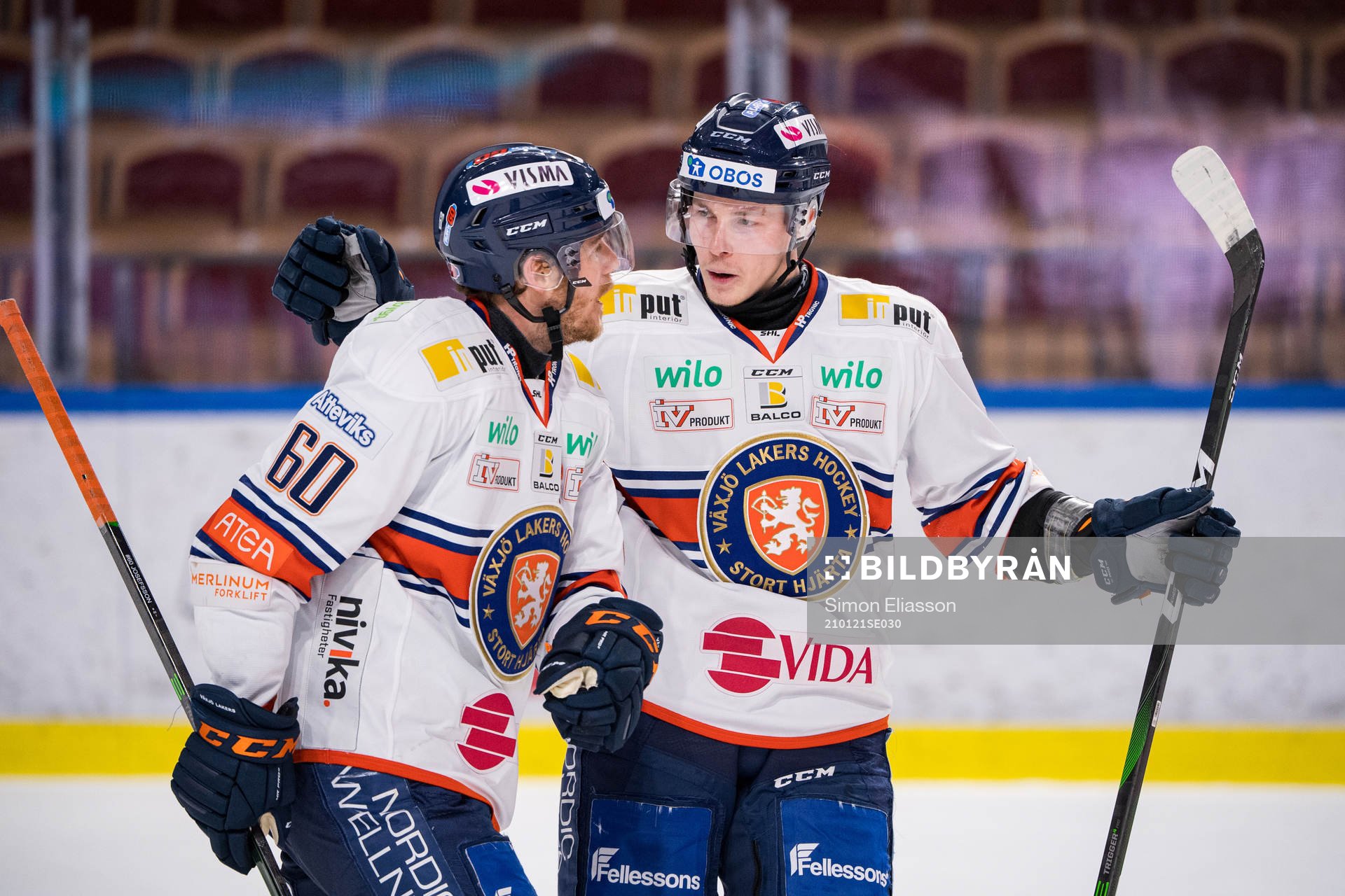 Växjös Erik Josefsson jublar med Juuso Vainio