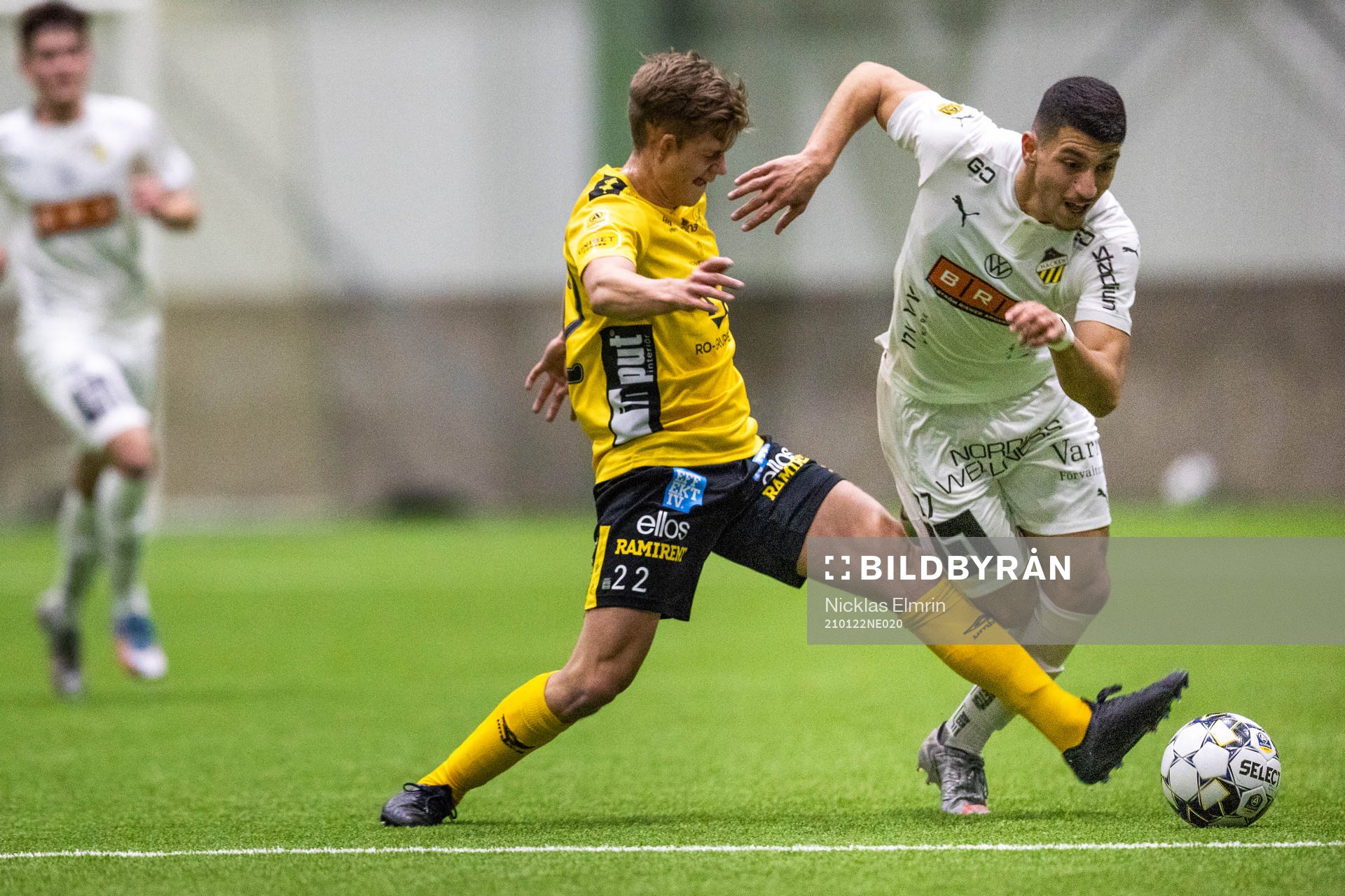 Elfsborgs Kevin Holmén mot Häckens Leonardo Farah Sarin