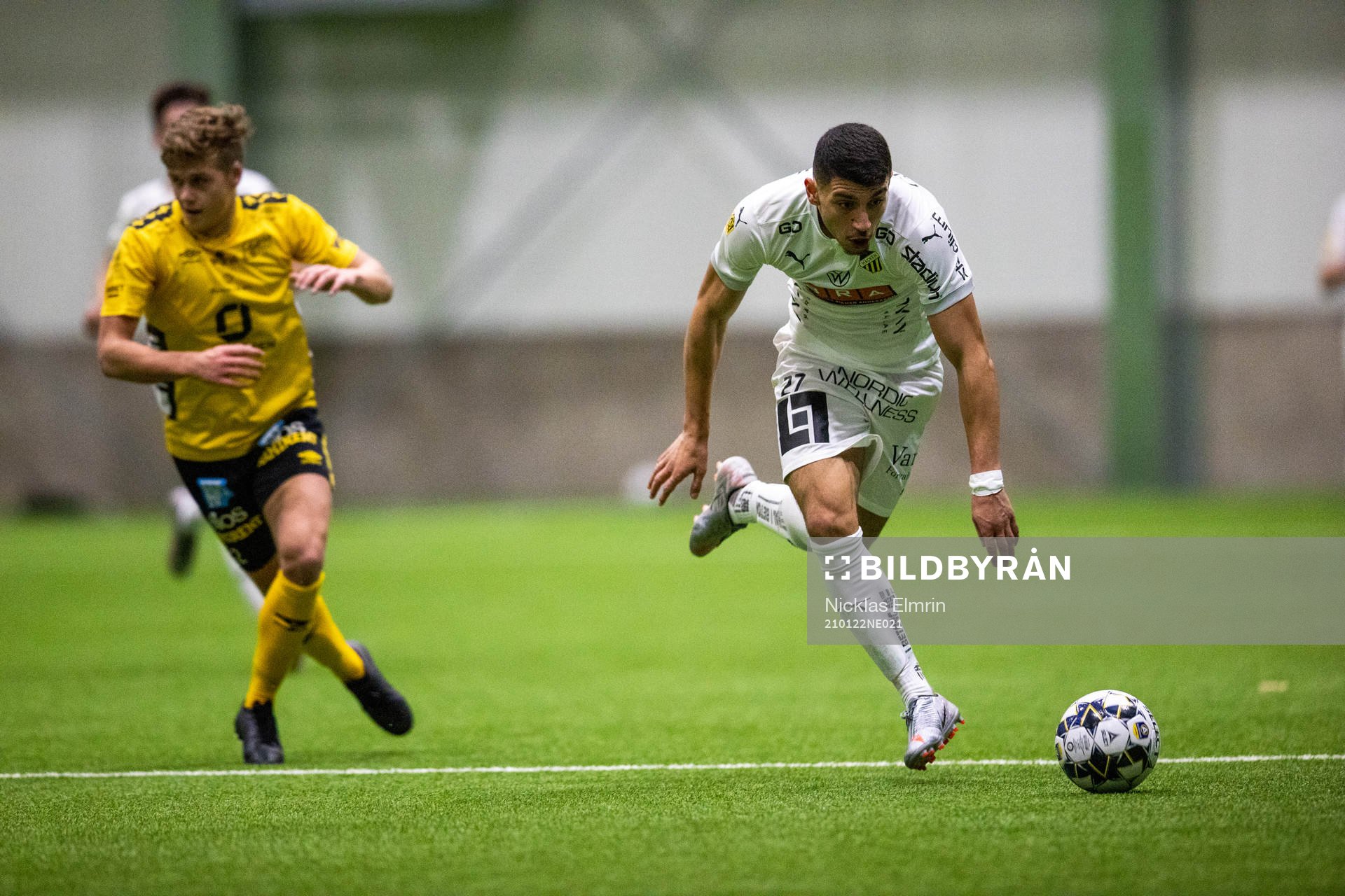 Elfsborgs Kevin Holmén mot Häckens Leonardo Farah Sarin