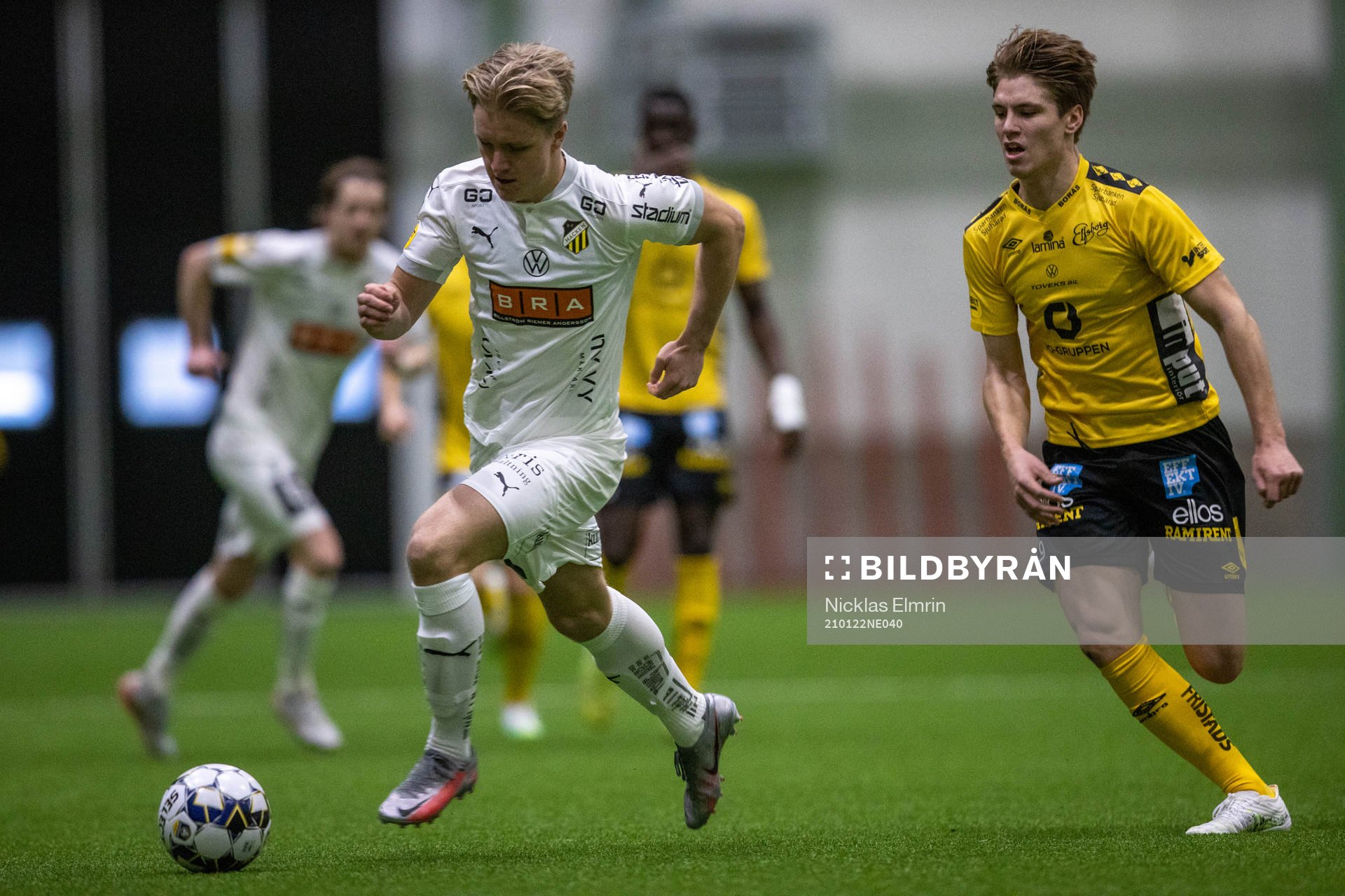 Häckens Sebastian Lagerlund mot Elfsborgs Jeppe Møldrup