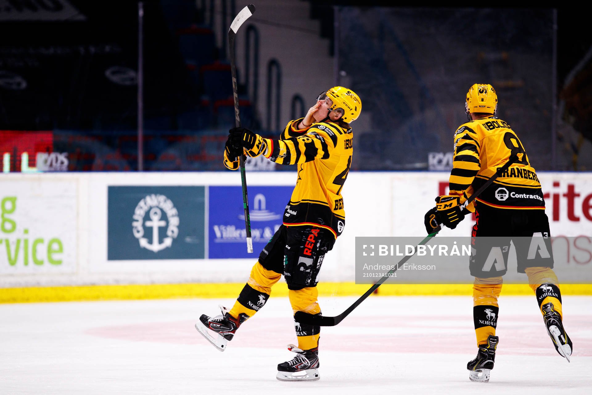 Skellefteås Jonatan Berggren jublar