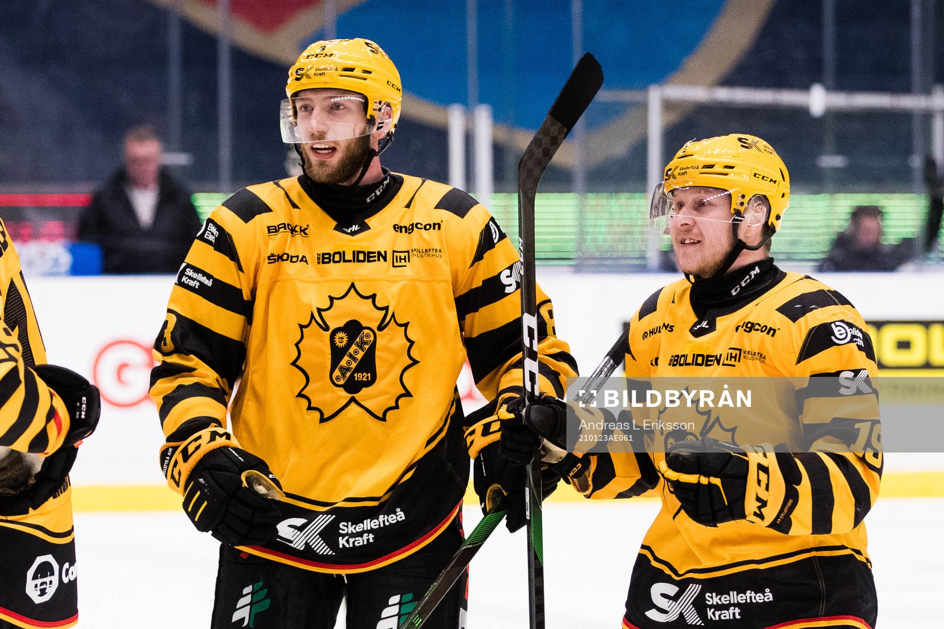 Skellefteås Petter Granberg och Tuomas Kiiskinen jublar