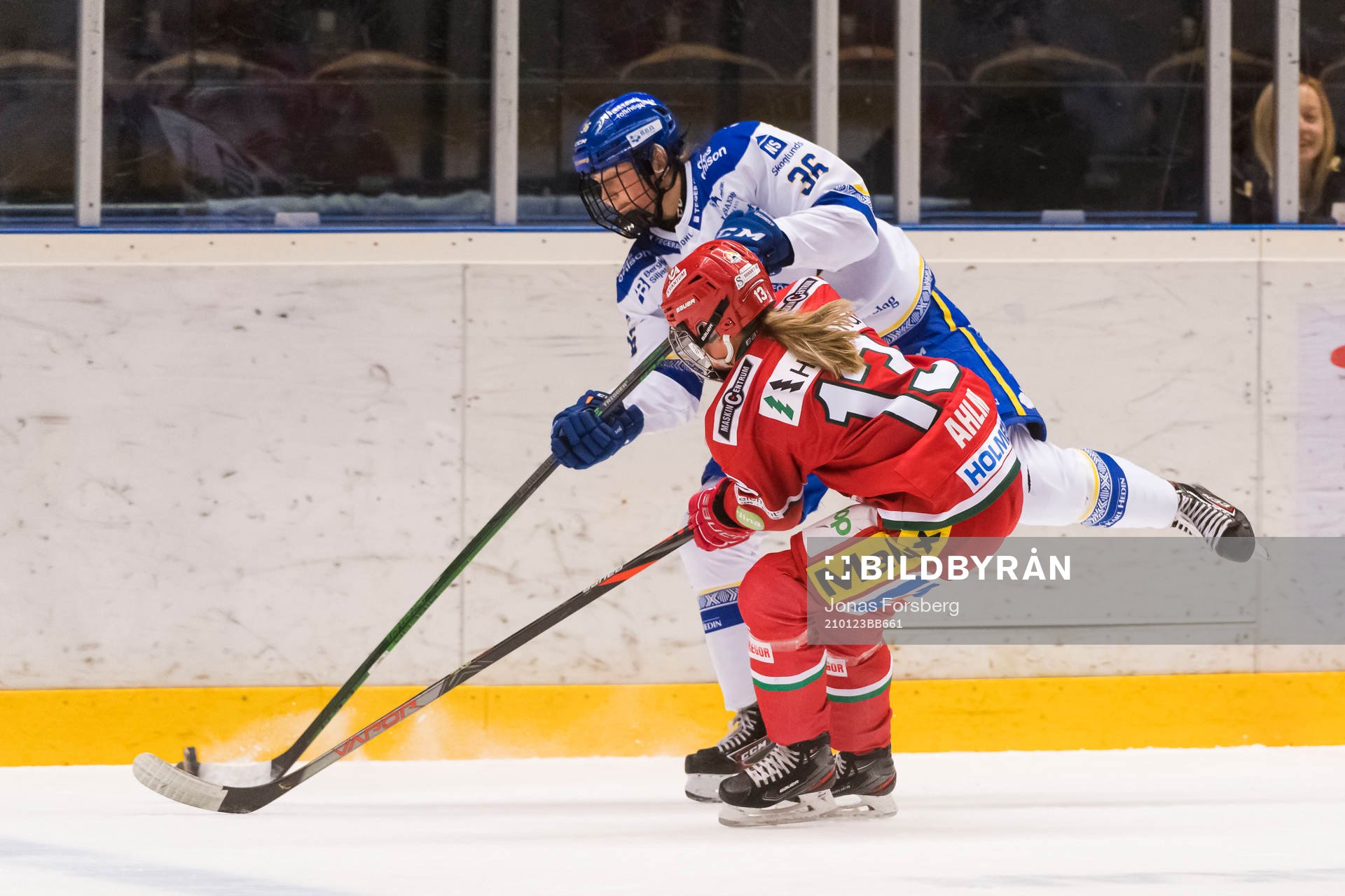 Modos Madelene Strömgren och Leksands  Andrine Furulund