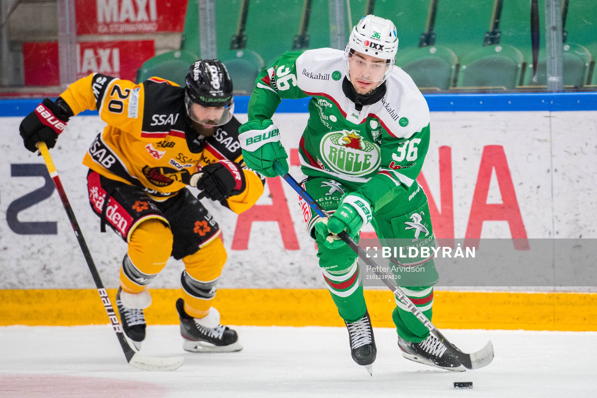 Rögles Filip Karlsson och Luleås Jack Connolly