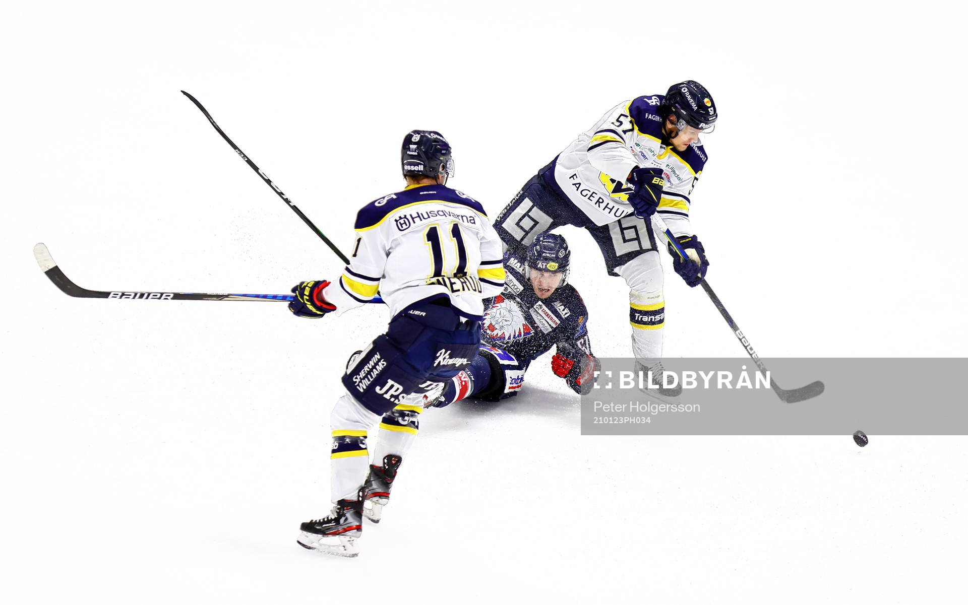 s Simon Önerud , Linköpings Markus Ljungh och HV71:s