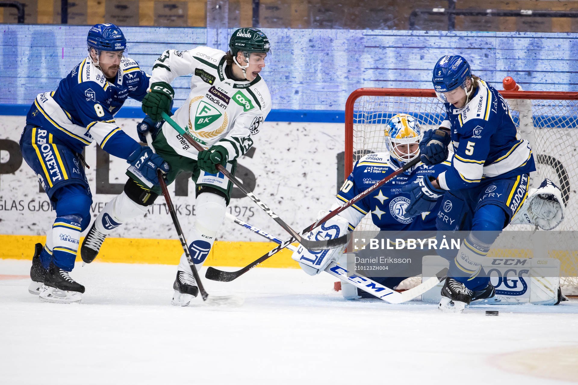 Leksands Matt Caito och Färjestads Albert Johansson och