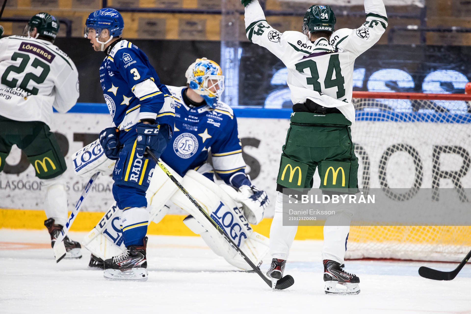 Färjestads Michael Lindqvist jublar framför Leksands