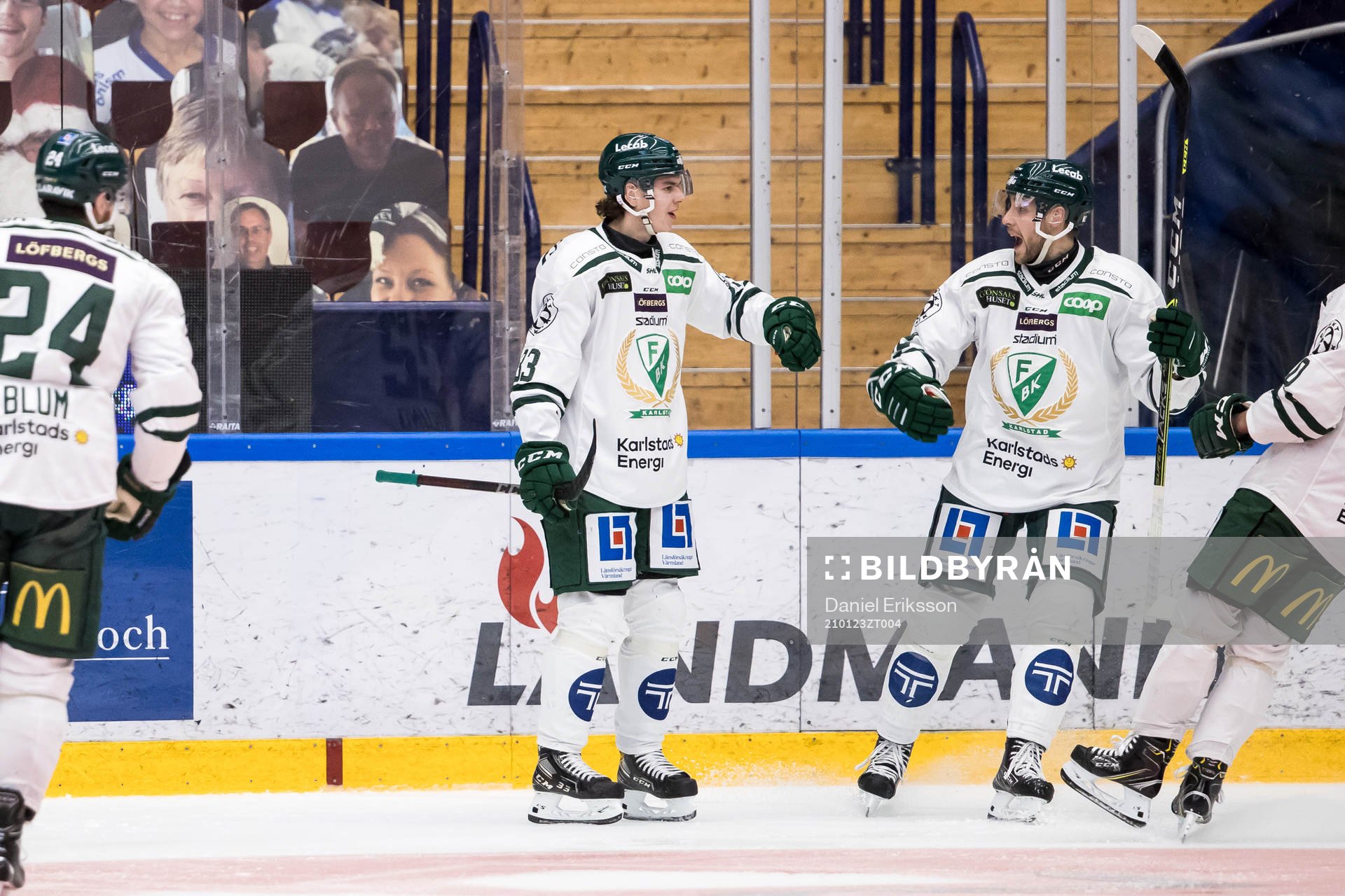 Färjestads Albert Johansson jublar