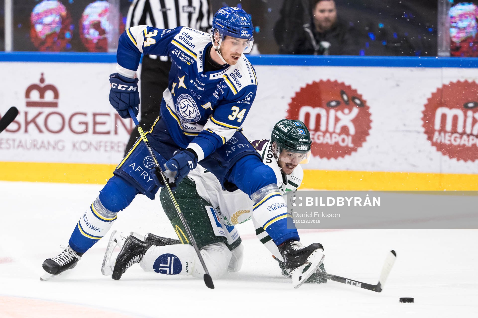 Leksands Peter Cehlarik och Färjestads Jakob Forsbacka
