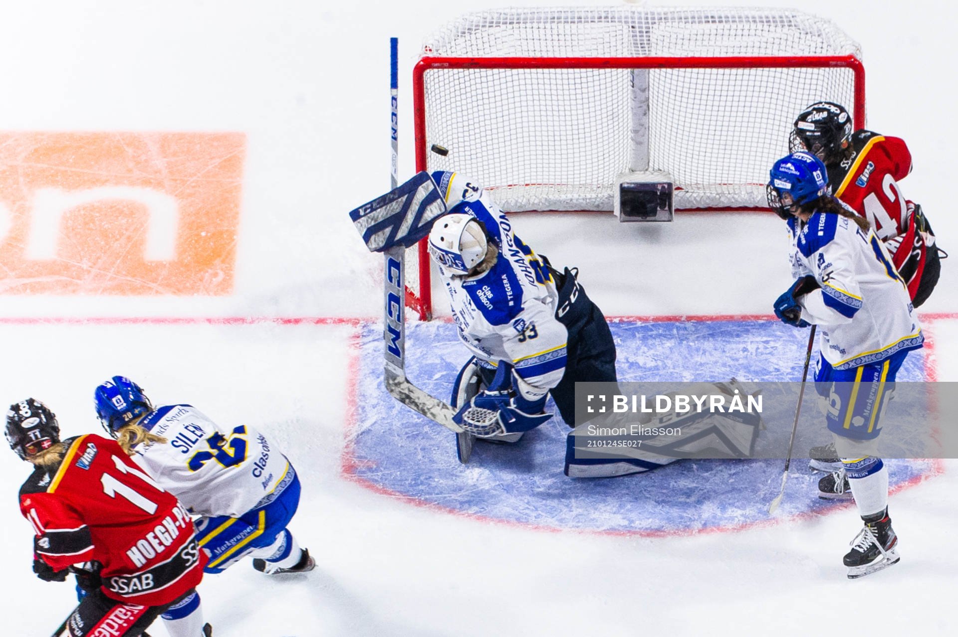 Luleås Josefine Hoegh Persson sätter 5-1 bakom Leksands