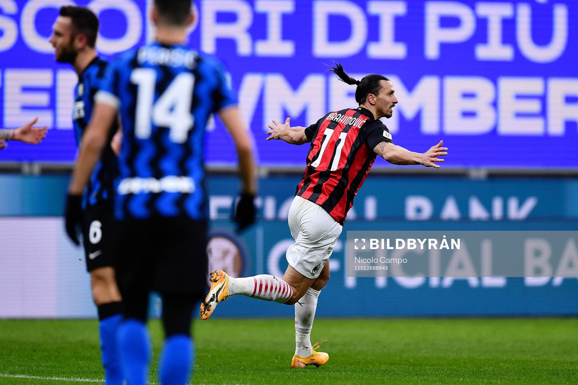 Zlatan Ibrahimovic of Milan celebrates