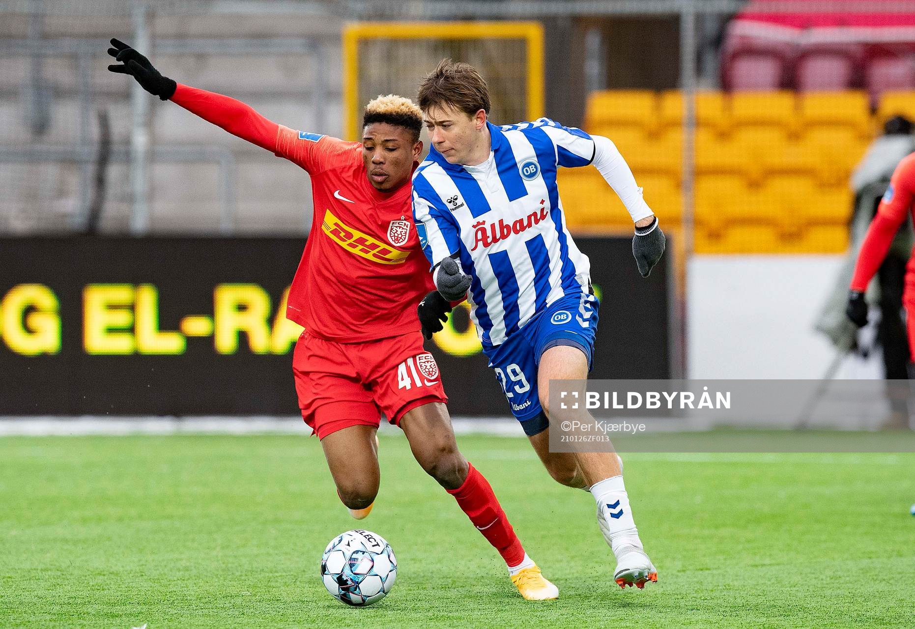  [DK=20210207: Francis Abu, FC Nordsjælland Mads Frøkjær-Jensen, OB]