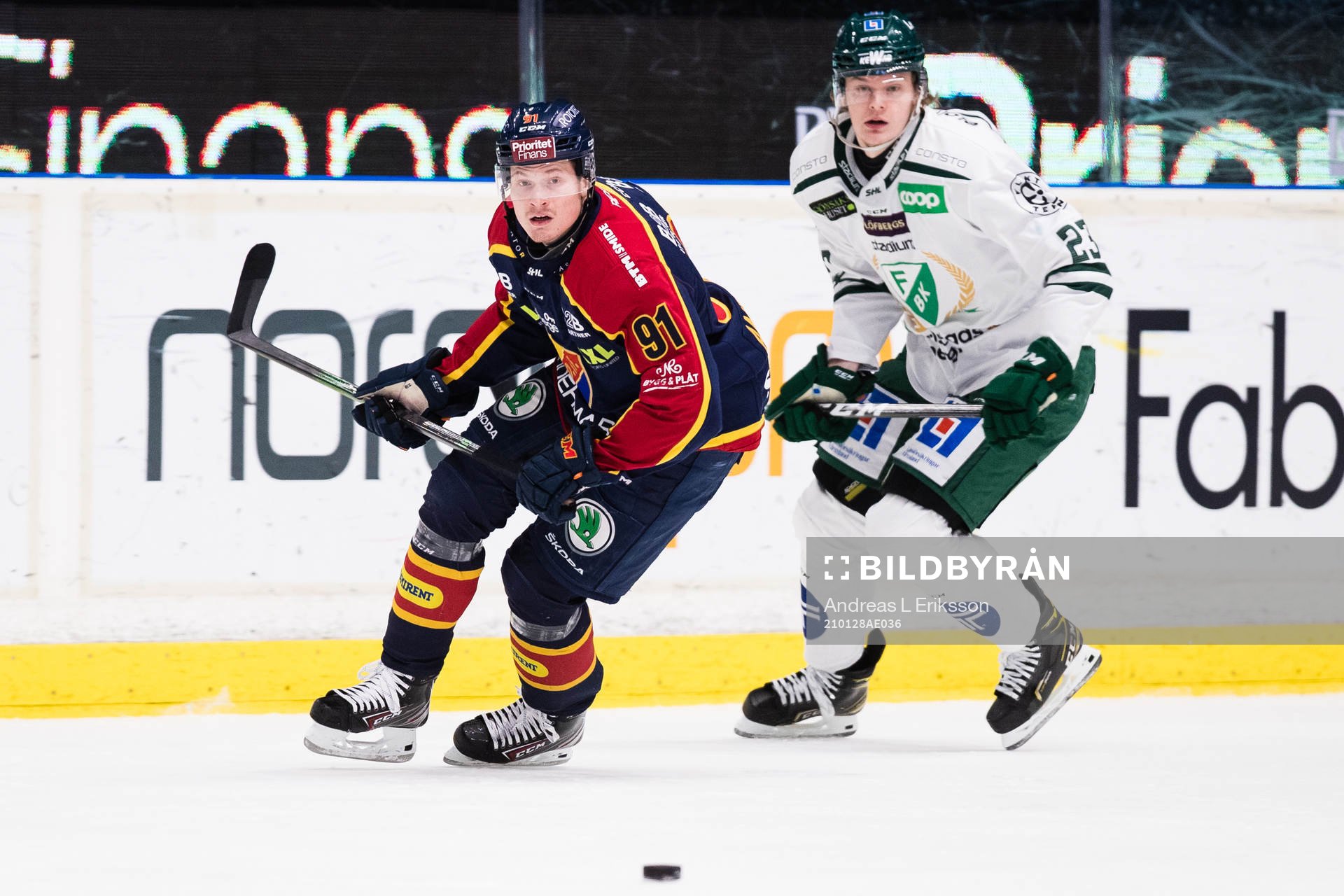 Djurgårdens Linus Andersson och Färjestads Albin Eriksson