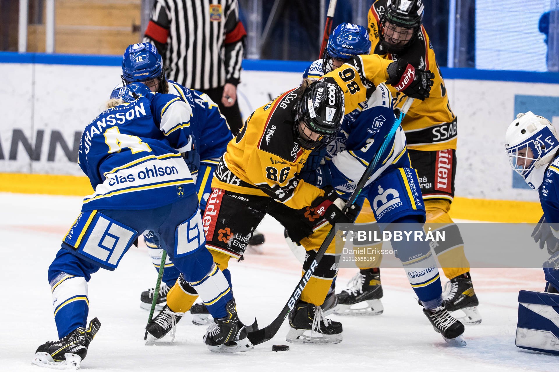 Luleås Michela Cava oroar framför Leksands målvakt