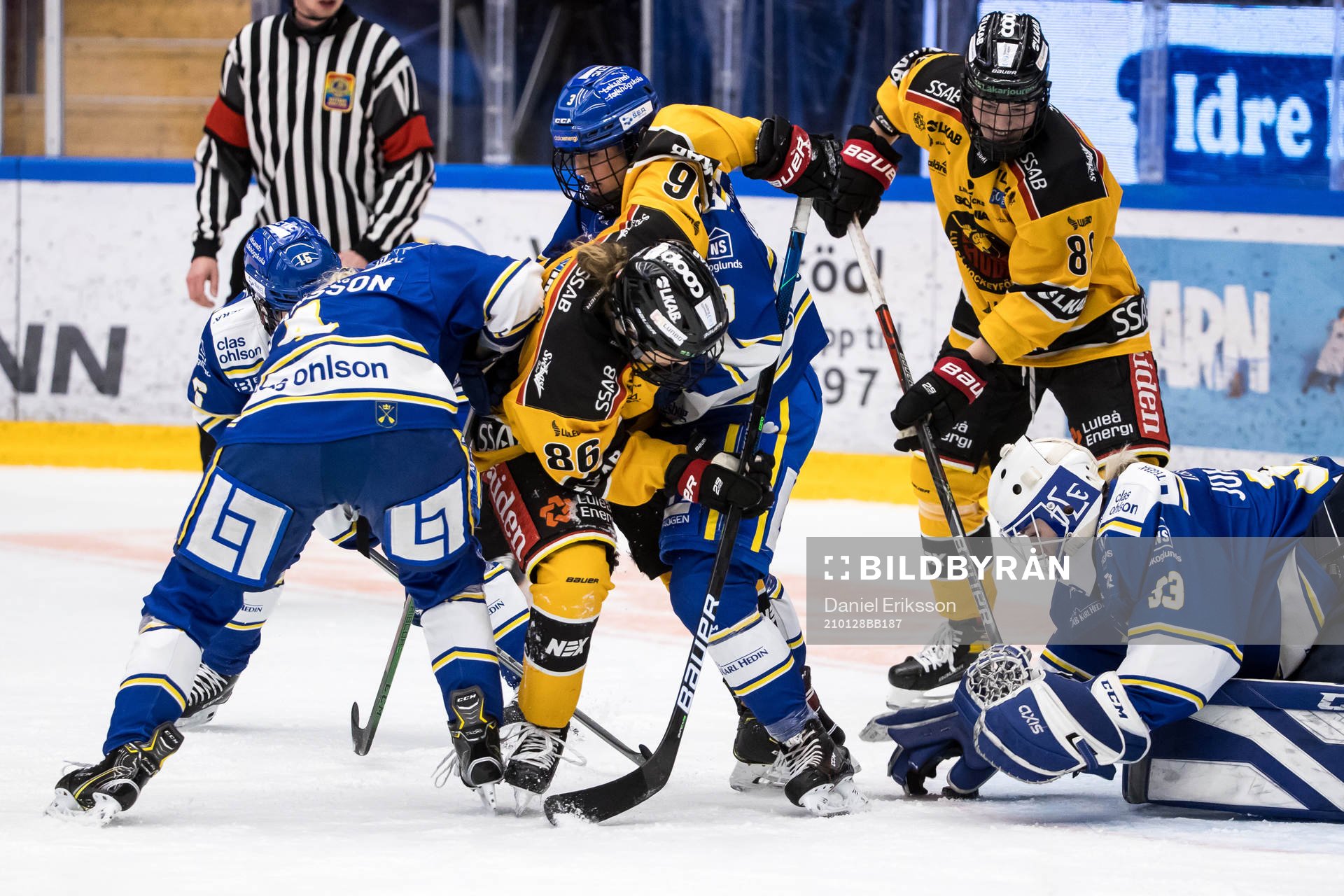 Luleås Michela Cava oroar framför Leksands målvakt