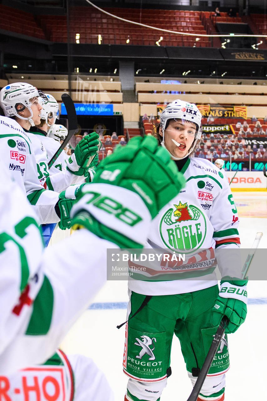 Rögles Moritz Seider jublar