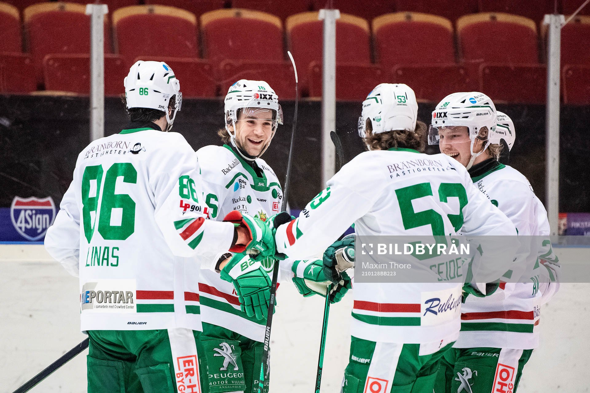 Rögles Eric Gelinas och Lucas Ekeståhl Jonsson jublar