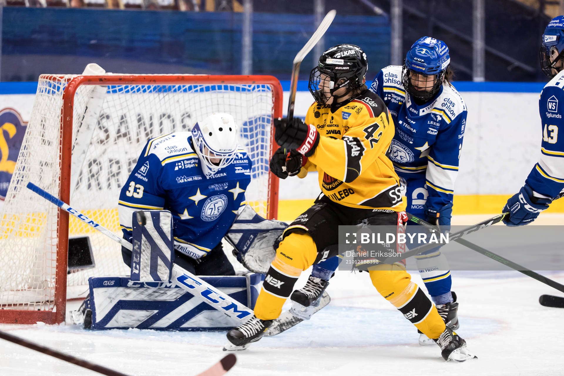 Leksands målvakt Amanda Johansson och Luleås Viivi
