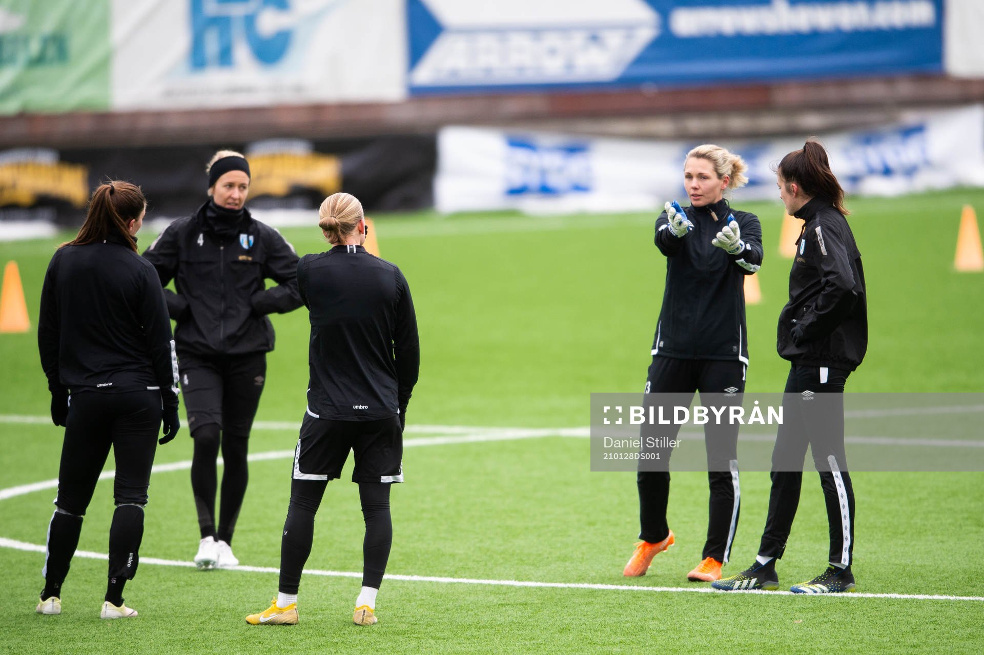 Målvakten Jennifer Falck mfl
