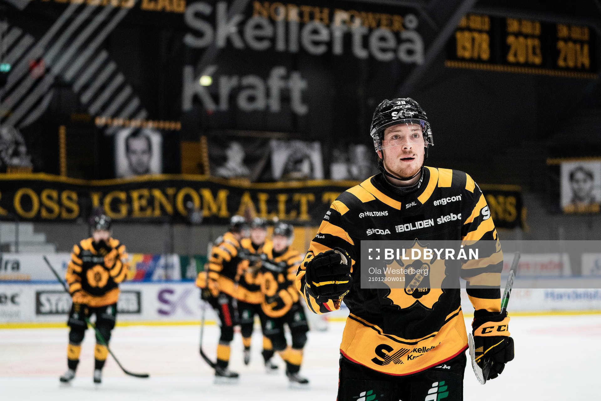 Skellefteås Jesper Frödén jublar