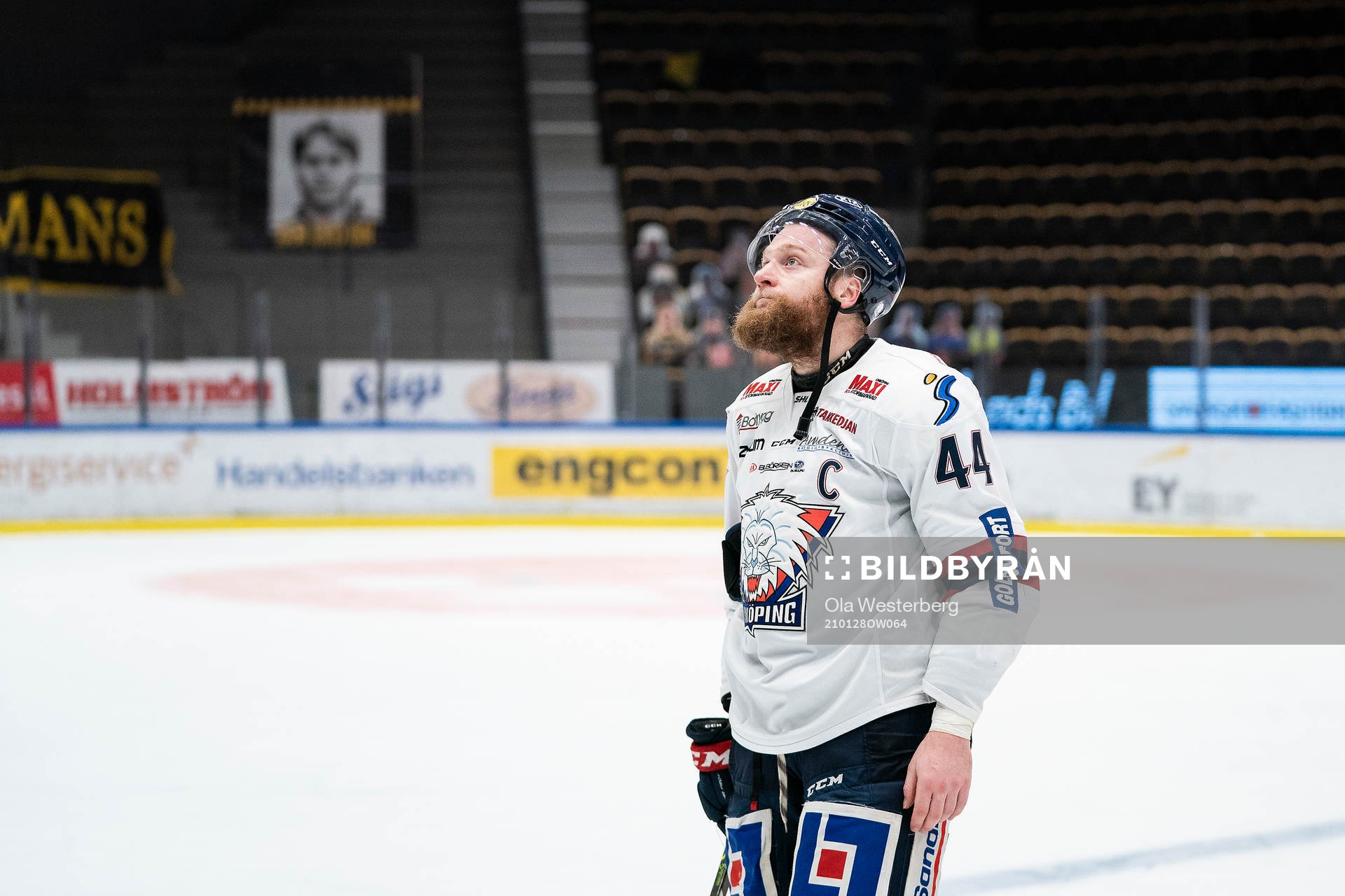 Linköpings Jonas Junland deppar