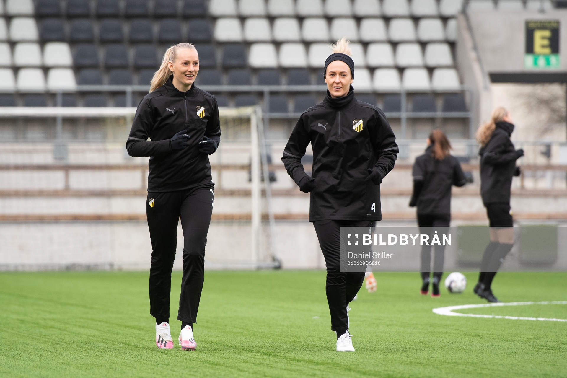 Stina Blackstenius och Emma Kullberg