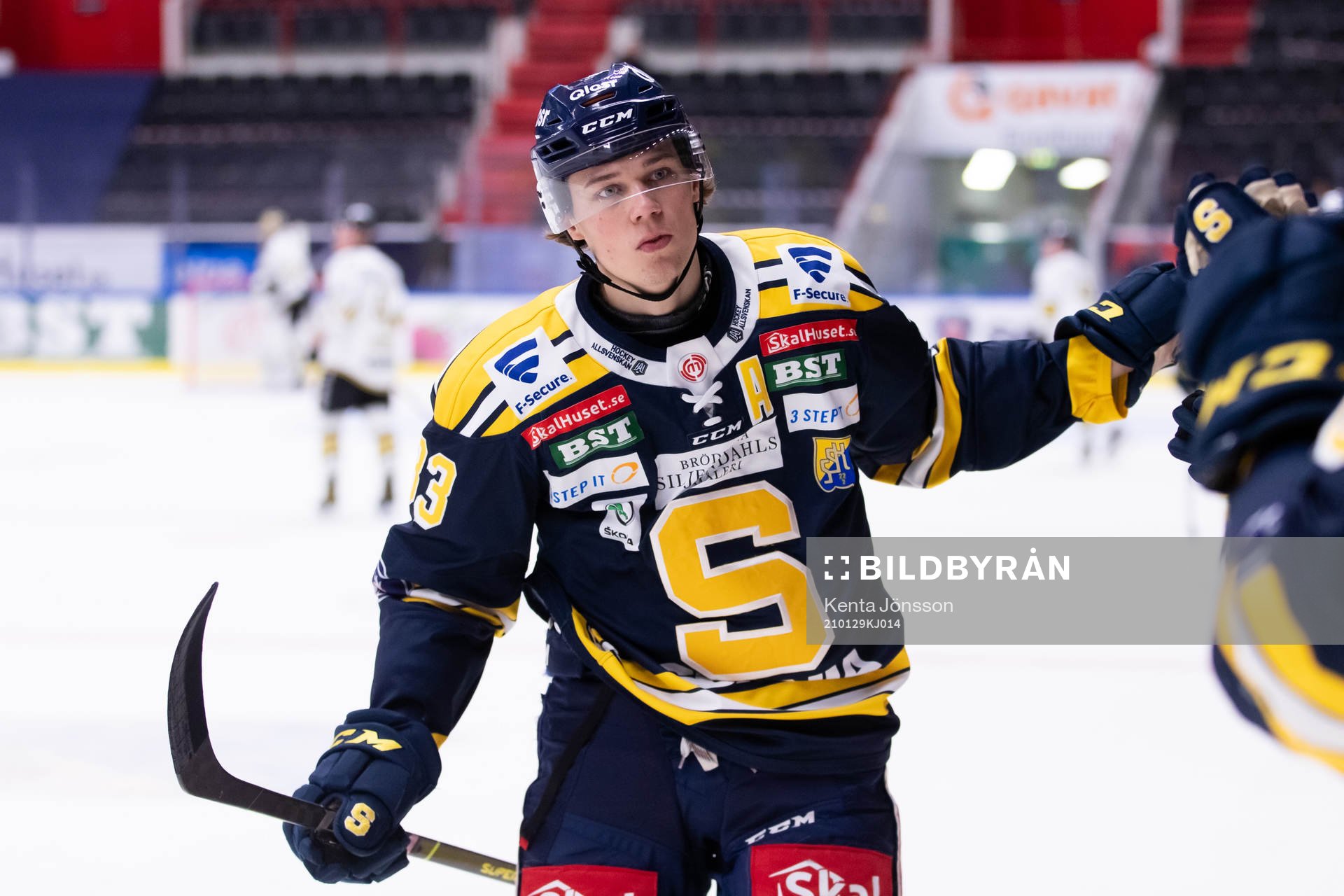 Södertäljes Måns Lindbäck jublar
