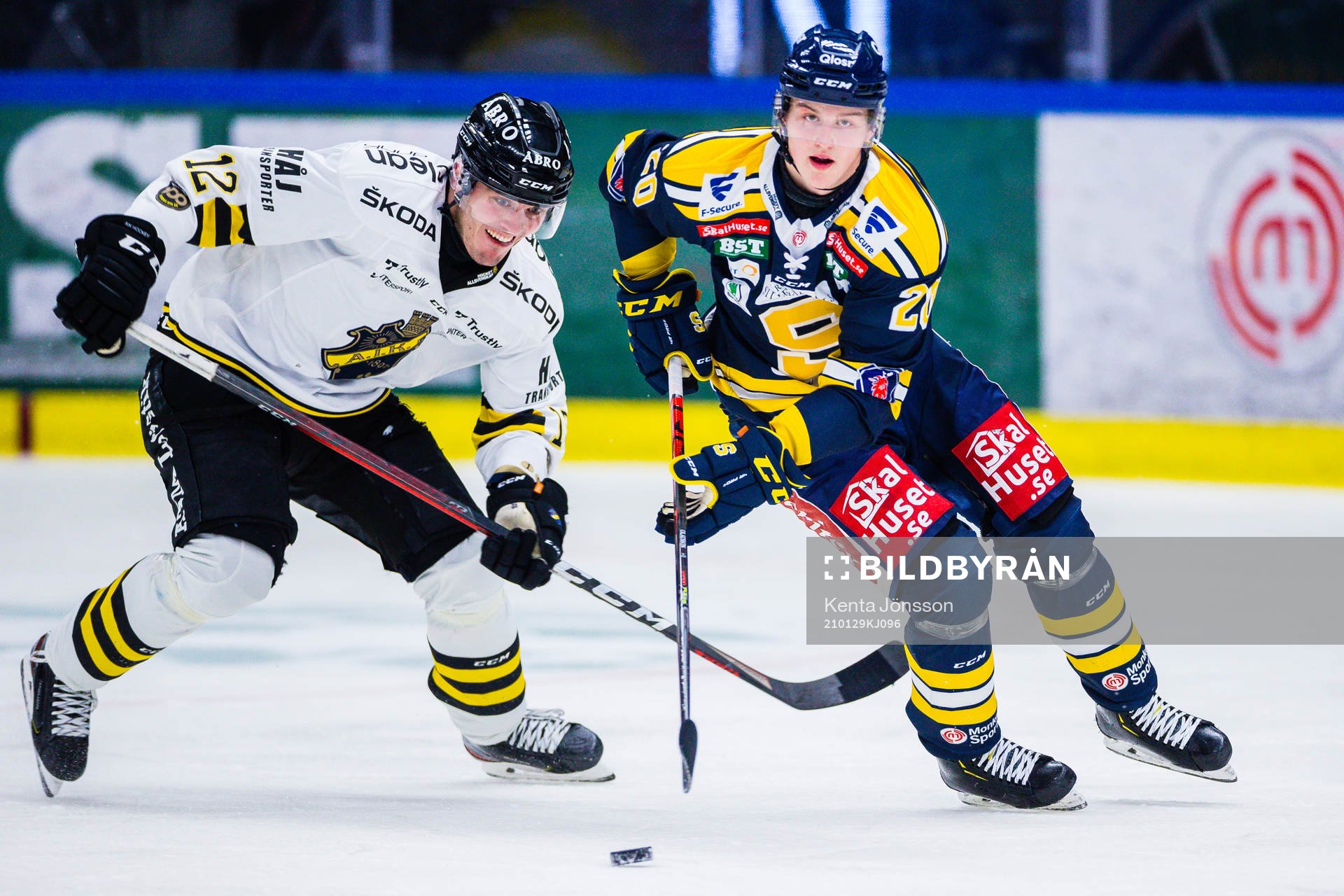 s Max Lindholm och Södertäljes Oskar Olausson