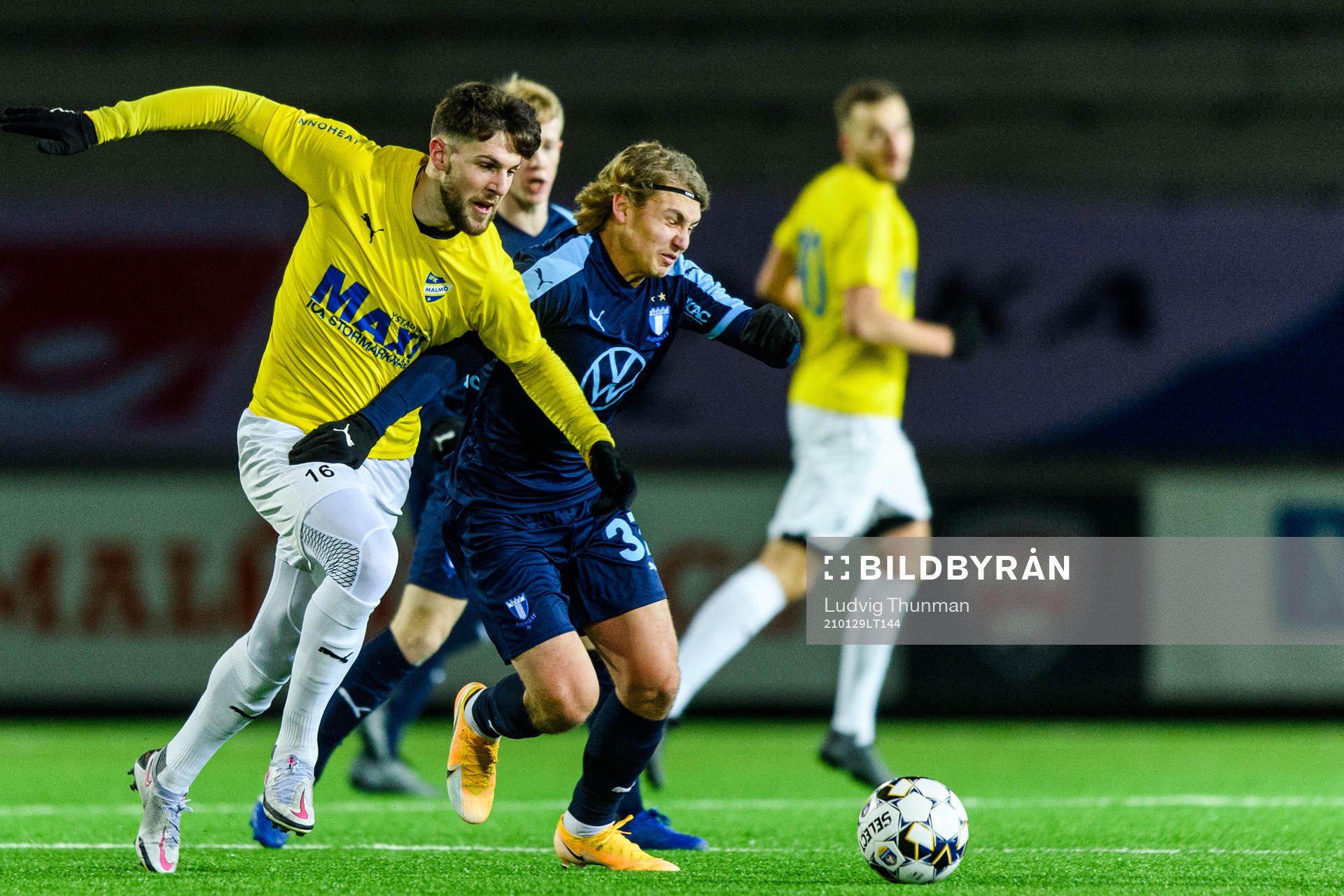 Malmö FFs Sebastian Nanasi och IFK Malmös Oliver