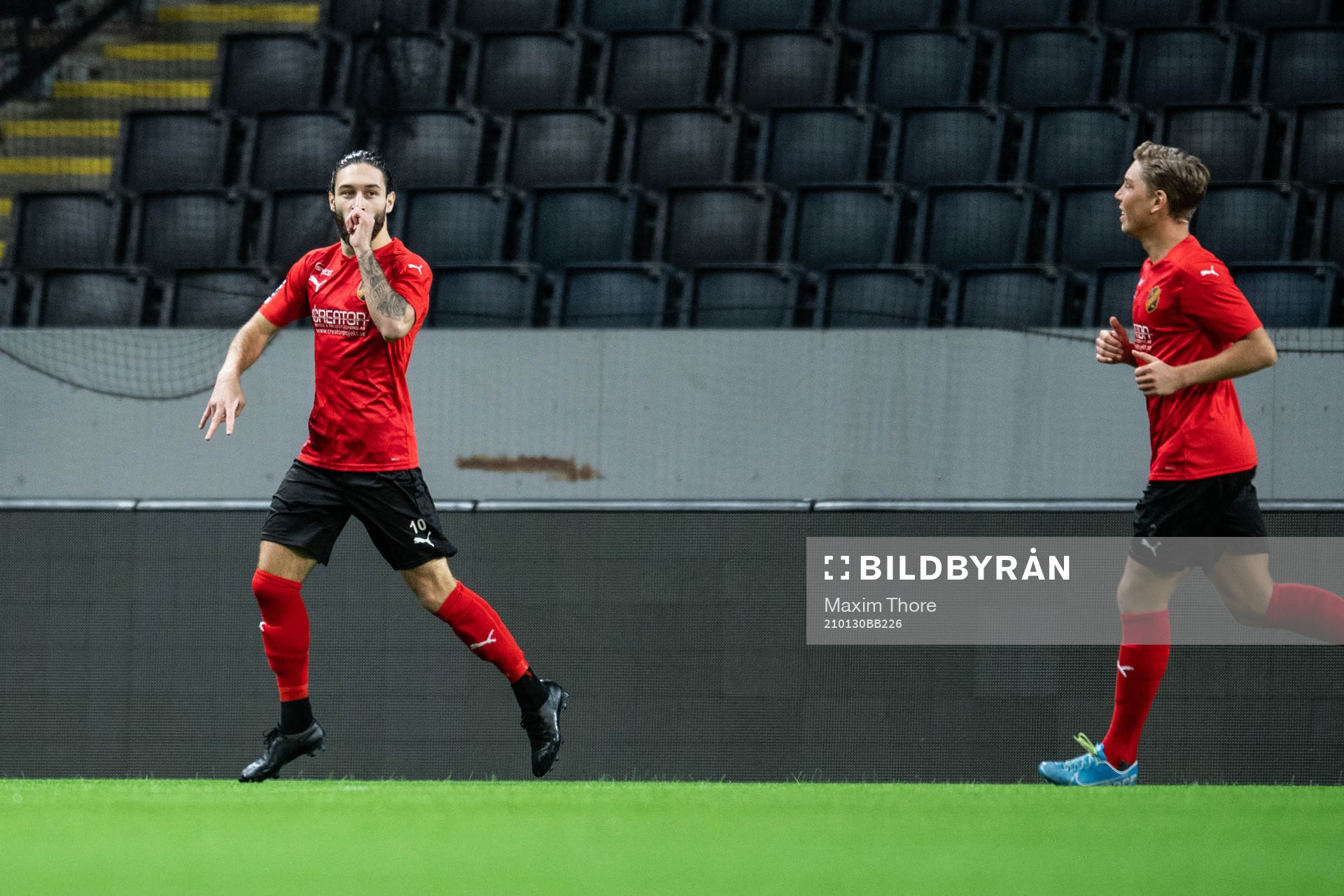Vasalunds Elias Durmaz jublar